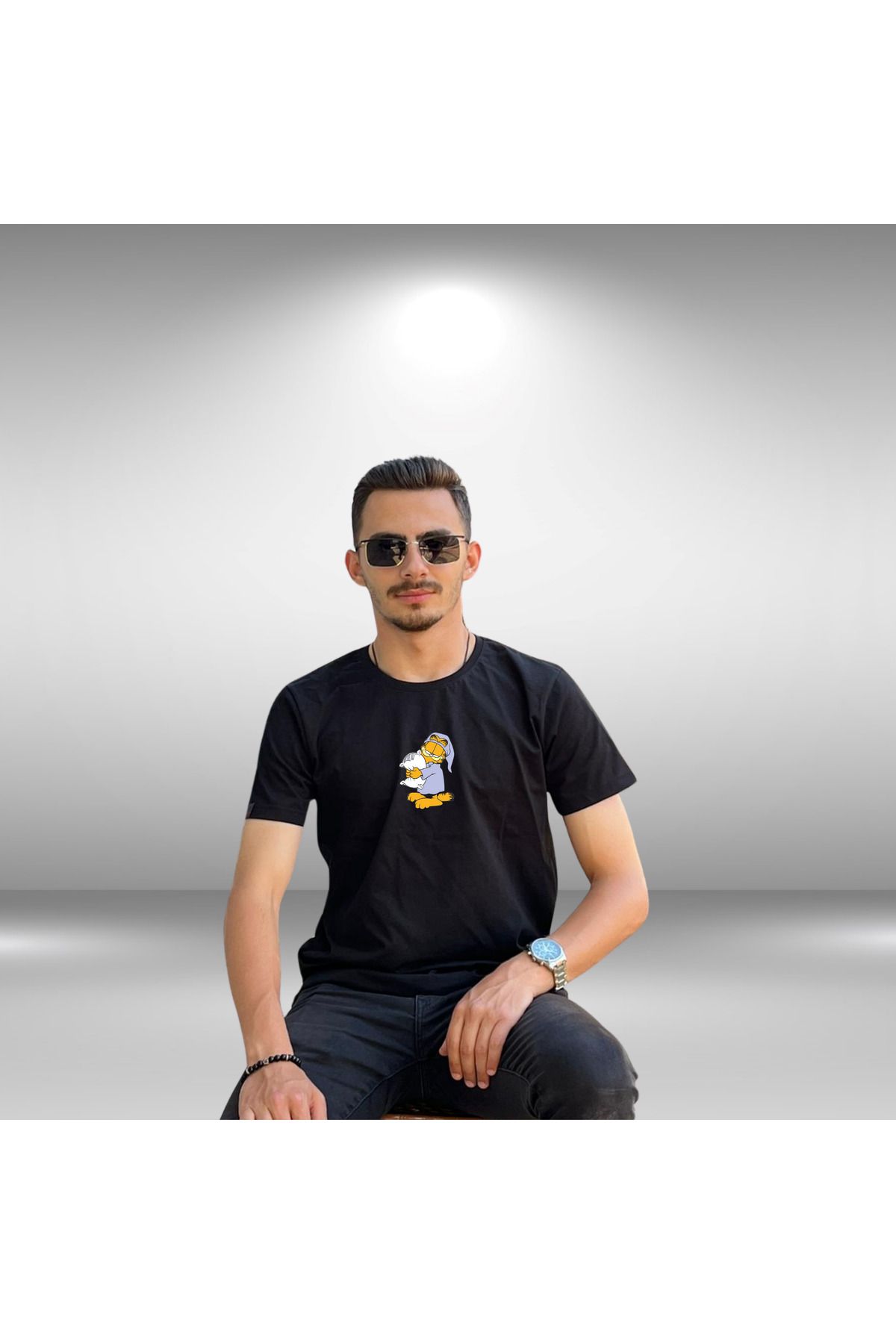 Akay çizgi film karakter baskılı ünisex siyah tişört