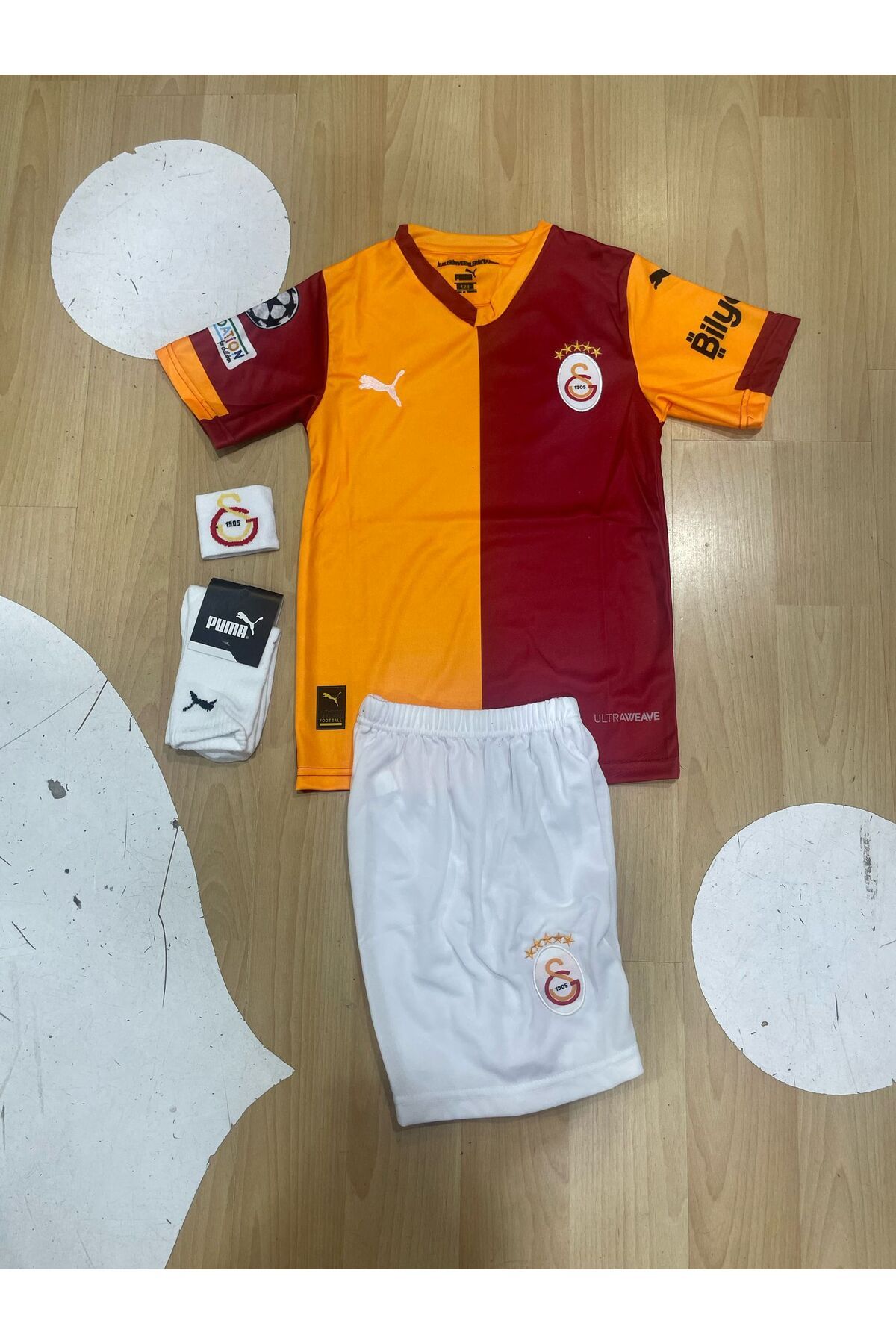 Nevruz 5 Yıldızlı // Galatasar y\ \\ 4'lü Set Arkası Boş Sarı Kırmızı Renk Çocuk Forma Şort Çorap Bileklik