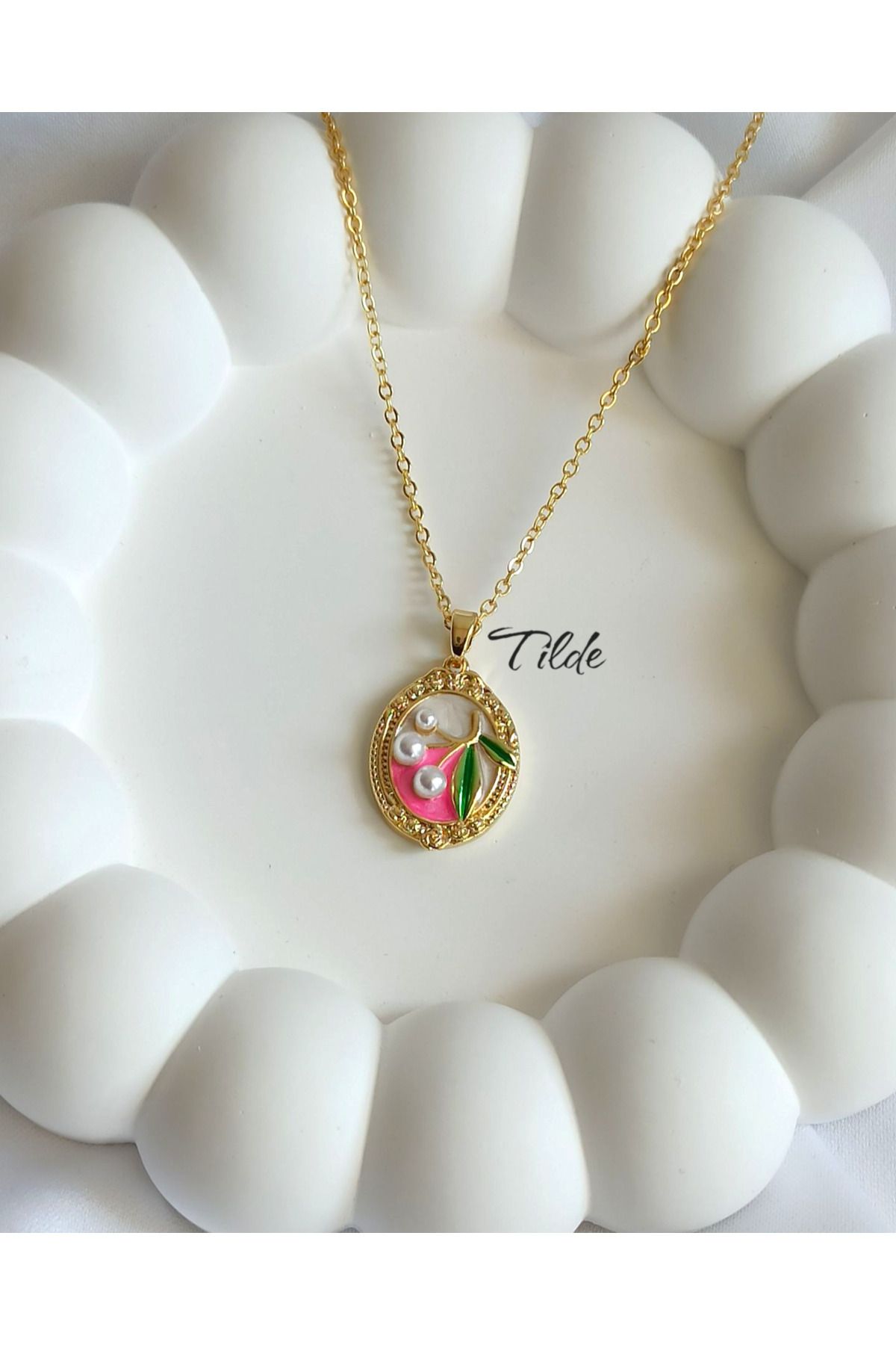 Tilde Paslanmaz Çelik Sanat Kolye Gold Renk Gerçek İncili Mineli Çelik Kolye
