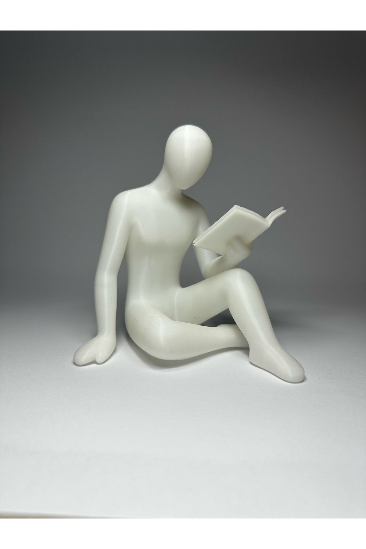 CLAUD Dekoratif Kitap Okuyan Heykel