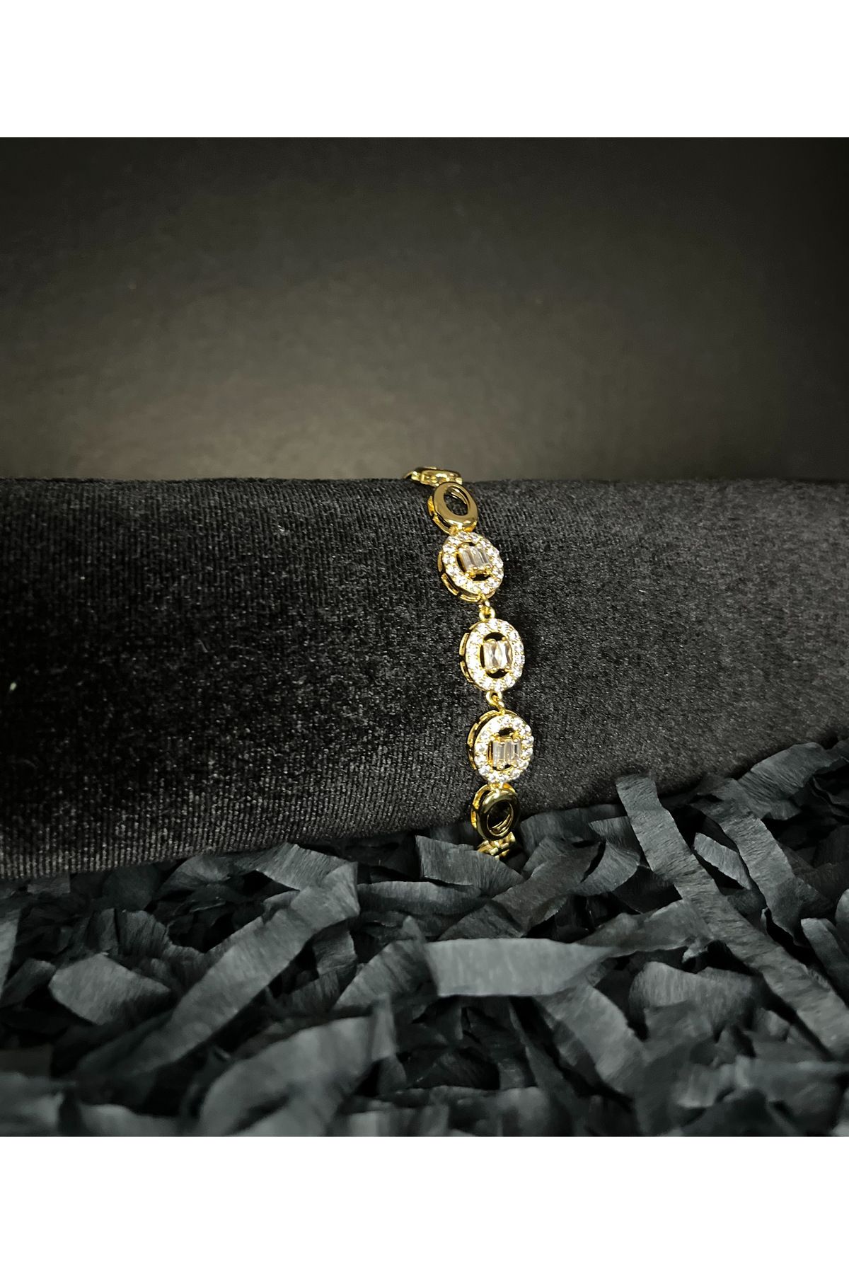 Butik Çelik Gold Zincirli Baget Taşlı Bileklik