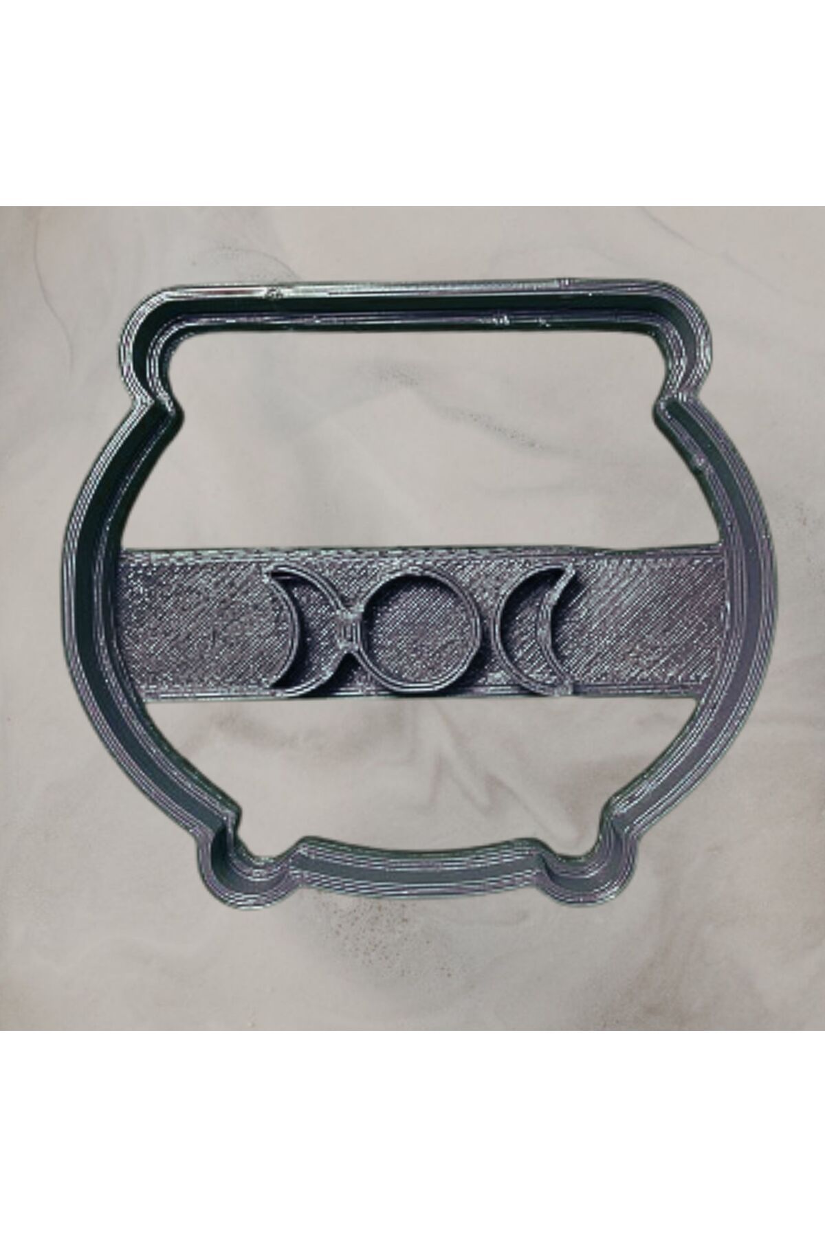 Biçim Vadisi - Cadı Kazanı Kurabiye Kalıbı Cadılar Bayramı Serisi Kil Kalıbı Gri Plastik 6.5x5.5 cm
