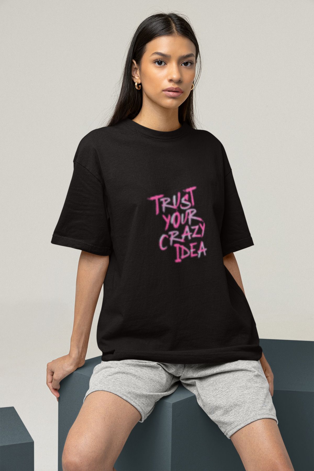 MG TRUST YOUR CRAZY IDEA BASKILI KADIN BİSİKLET YAKA PAMUKLU OVERSIZE KALIP KISA KOLLU T-SHIRT