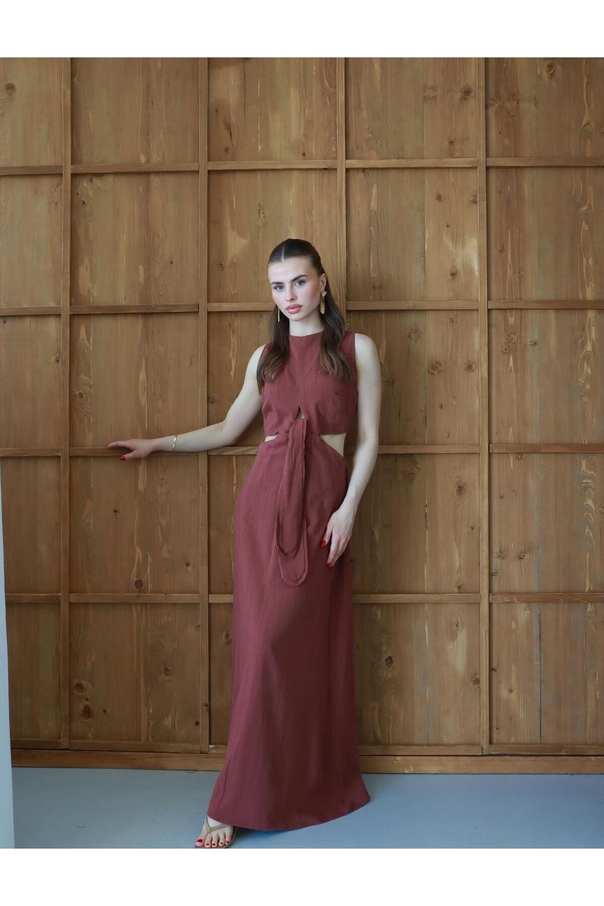 YONEZ MODA Kadın Keten Bel Dekolteli Kuşak Detaylı Maxi Elbise