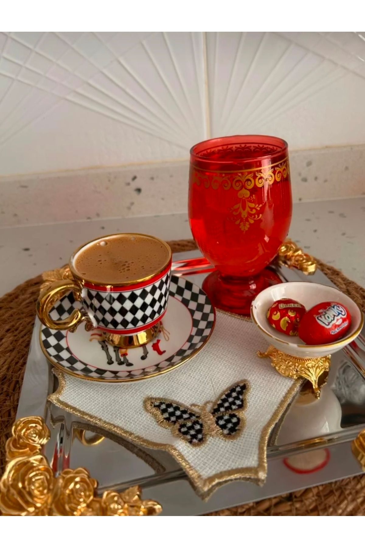 dmshome Royking Kırmızı At Desenli Damalı Fincan Takımı