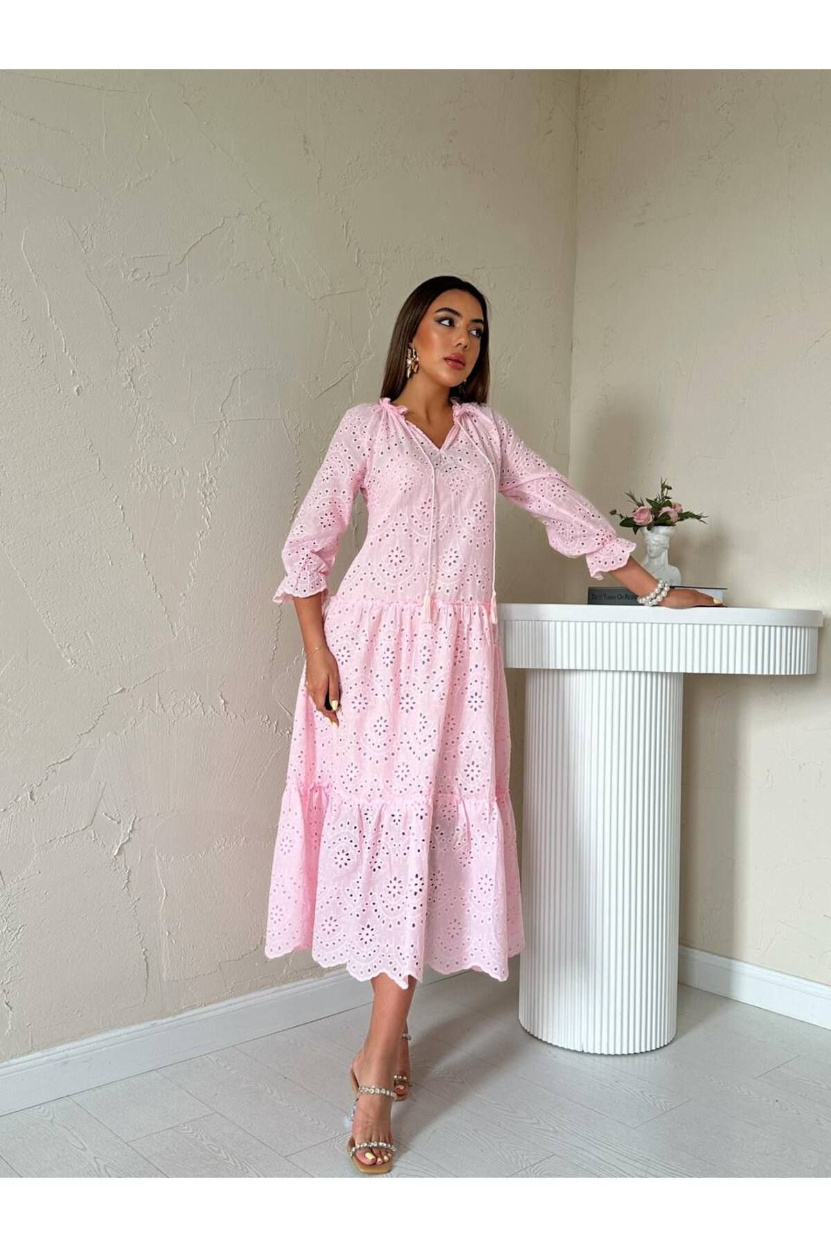 Castivo Fashion Delikli Desenli Katlı Yazlık Elbise