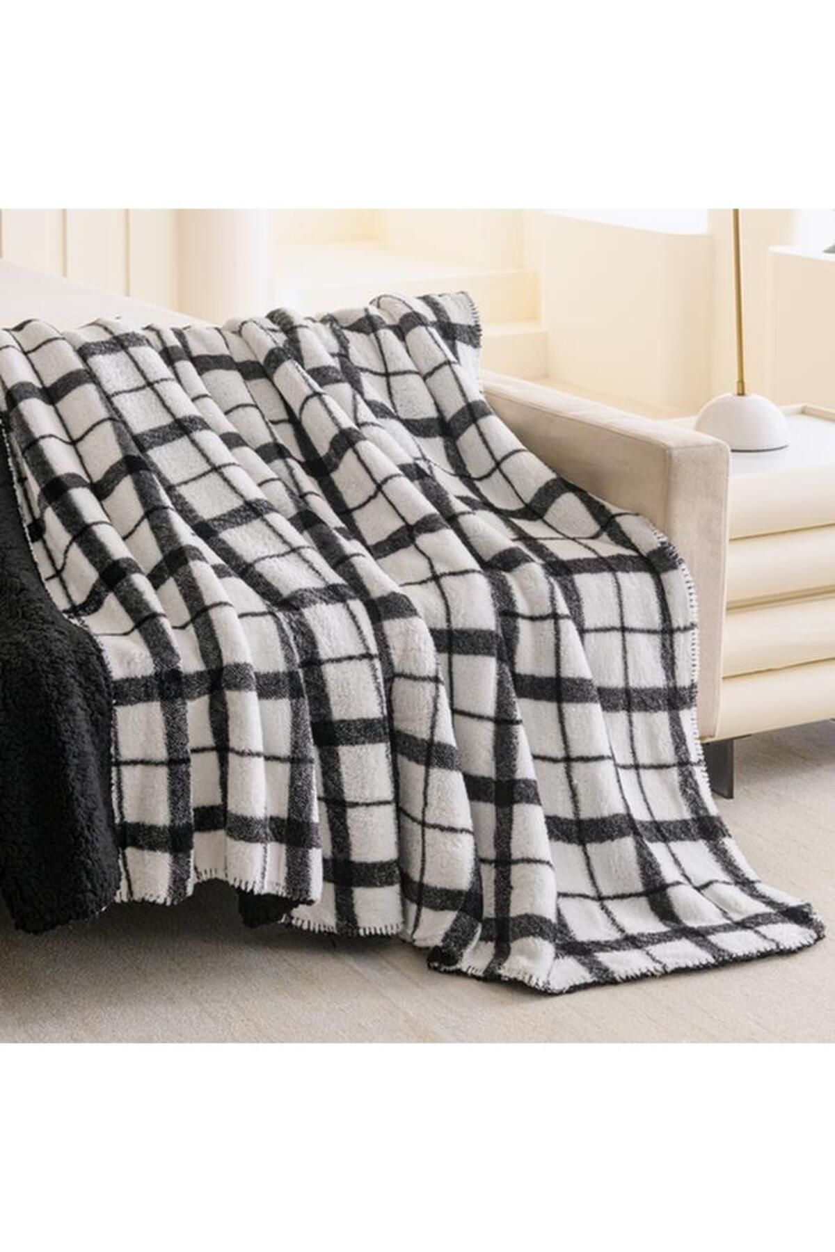 Generic-Mezoe Checkered Pattern Mink Sherpa Blanket Black and White King MINK-SHERPA02 2