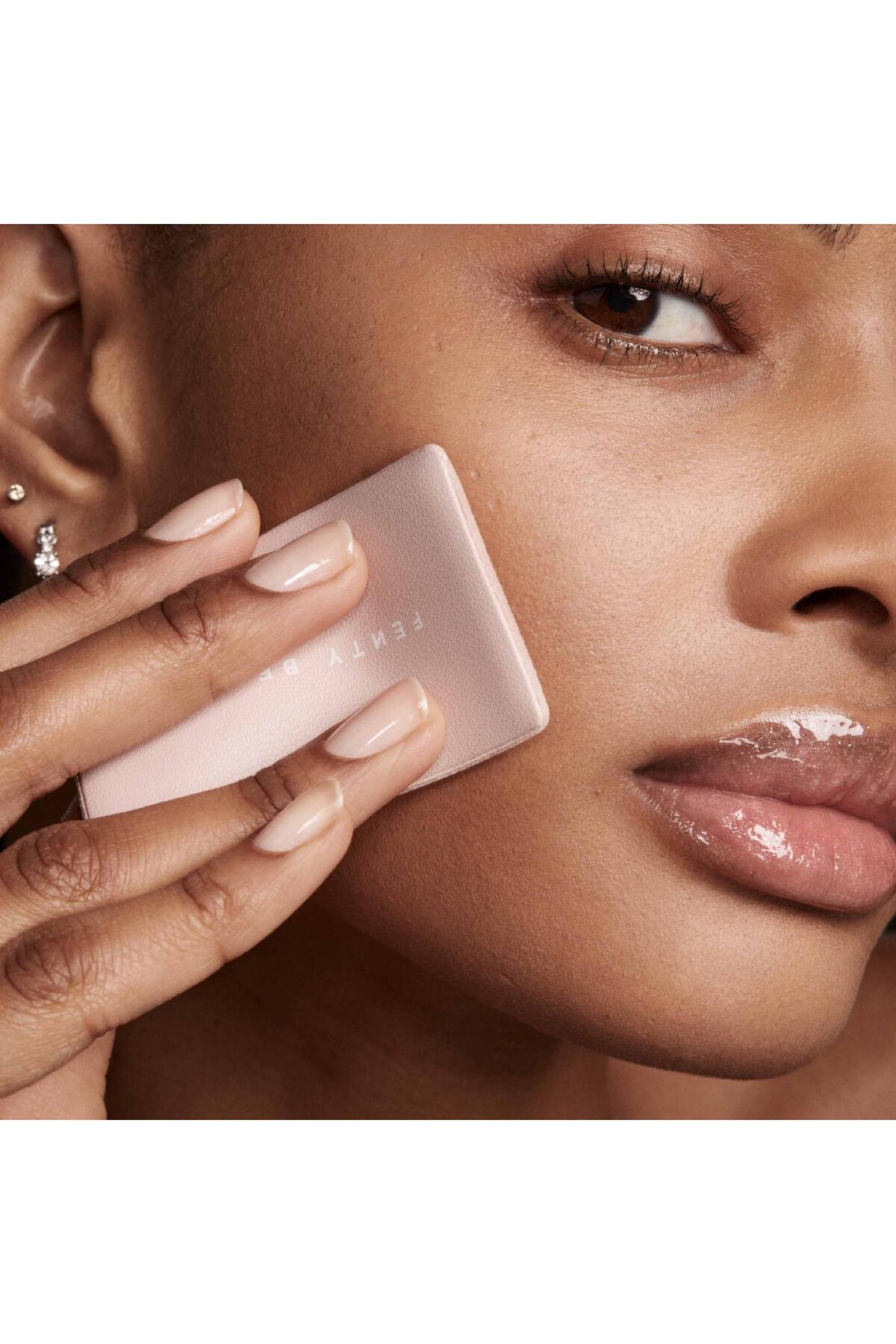 FENTY BEAUTY Invisimatte Instant Setting + Blotting Powder