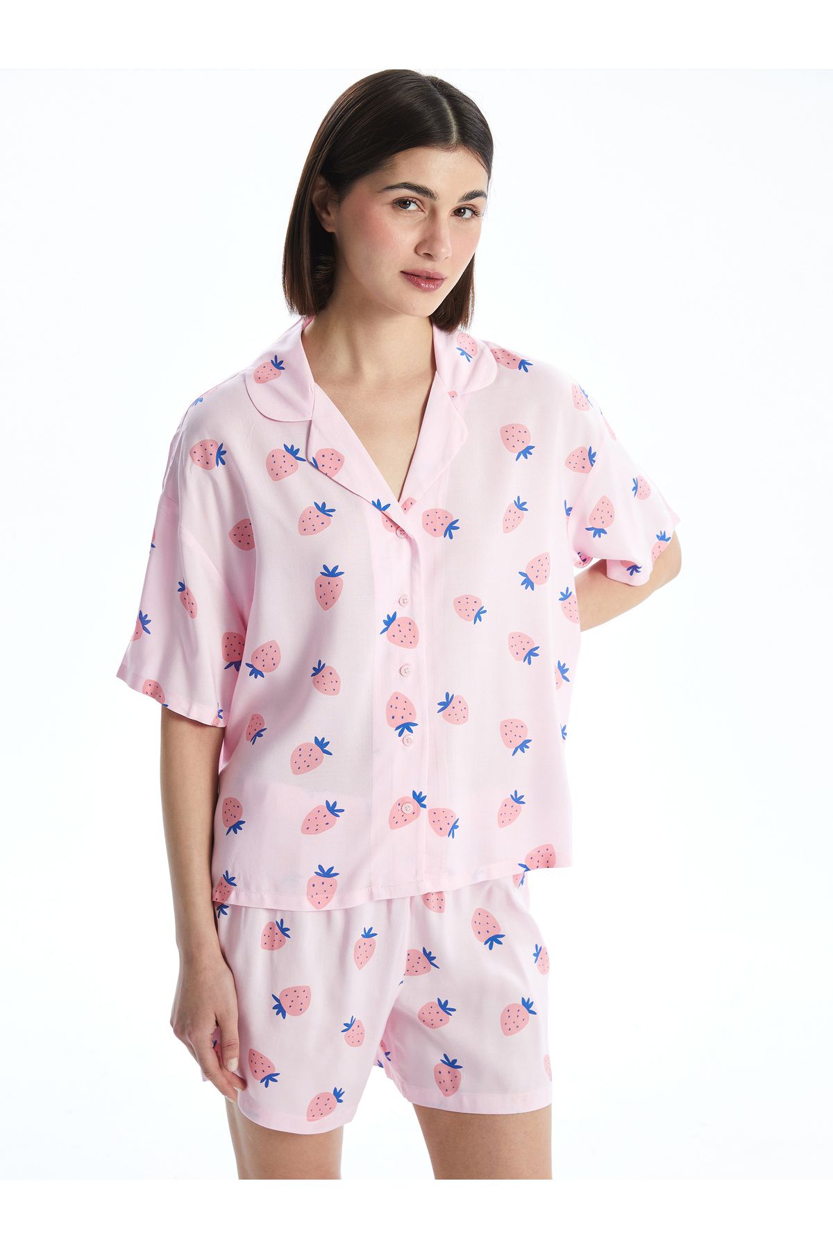 LC Waikiki Gömlek Yaka Desenli Kadın Şortlu Pijama Takımı