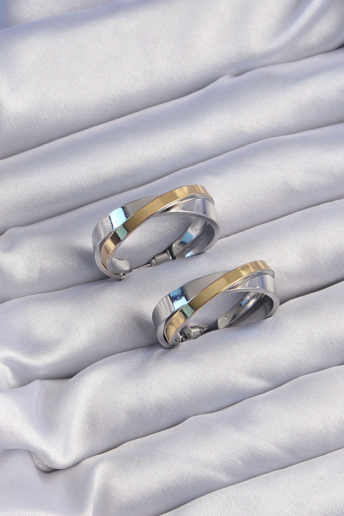 LovelymCo Pirinç Gold Gümüş Renkli Halka Küpe - Lisinya