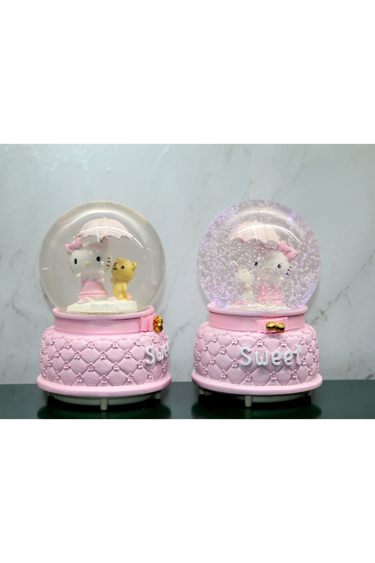 AYLİNA Hello Kitty İçi Dönmeli Püskürtmeli Işıklı Müzikli Kar Küresi Büyük Boy Model 1