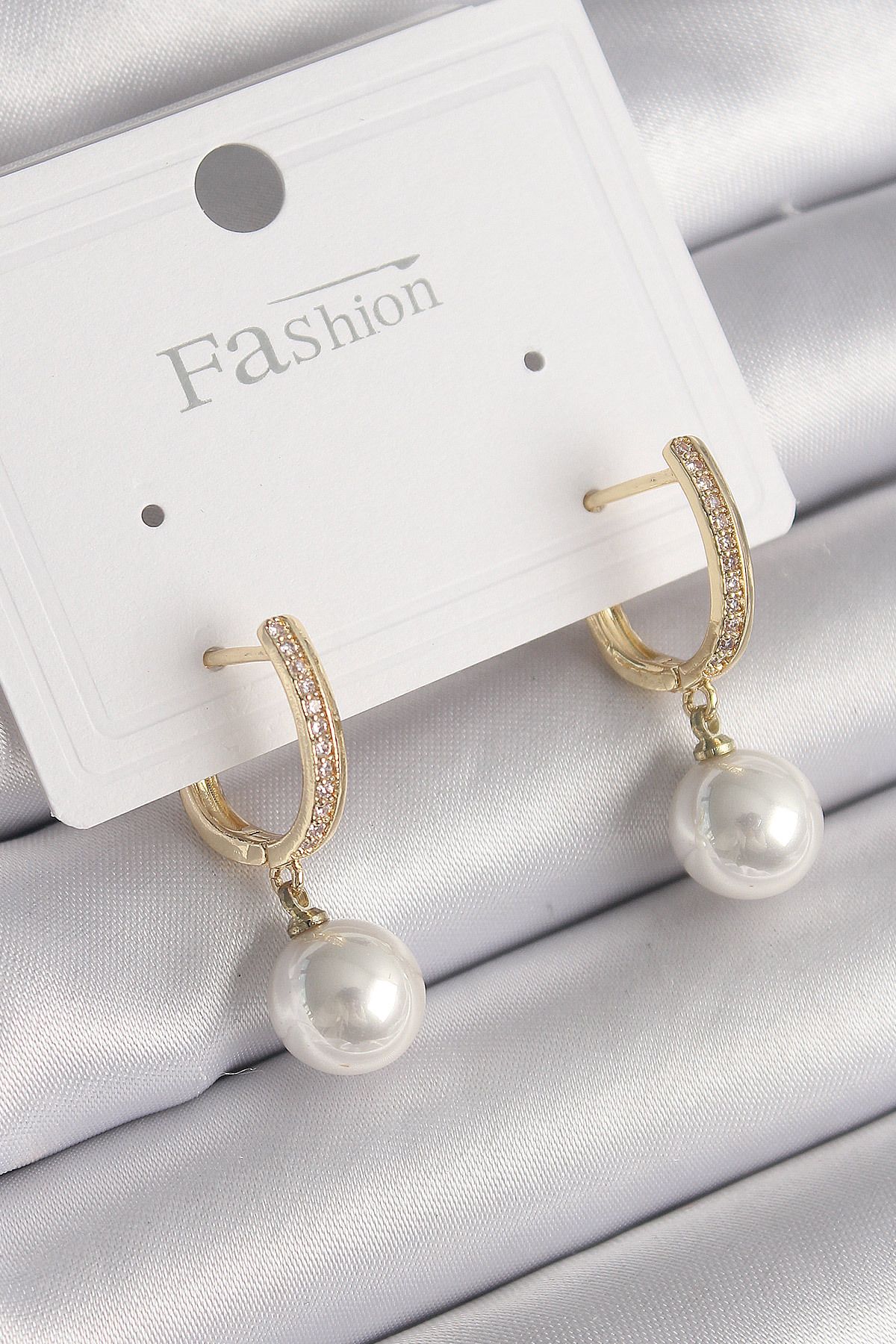 LovelymCo Pirinç Gold Renk Zirkon Taşlı Sallantı İnci Model Kadın Küpe - Lisinya