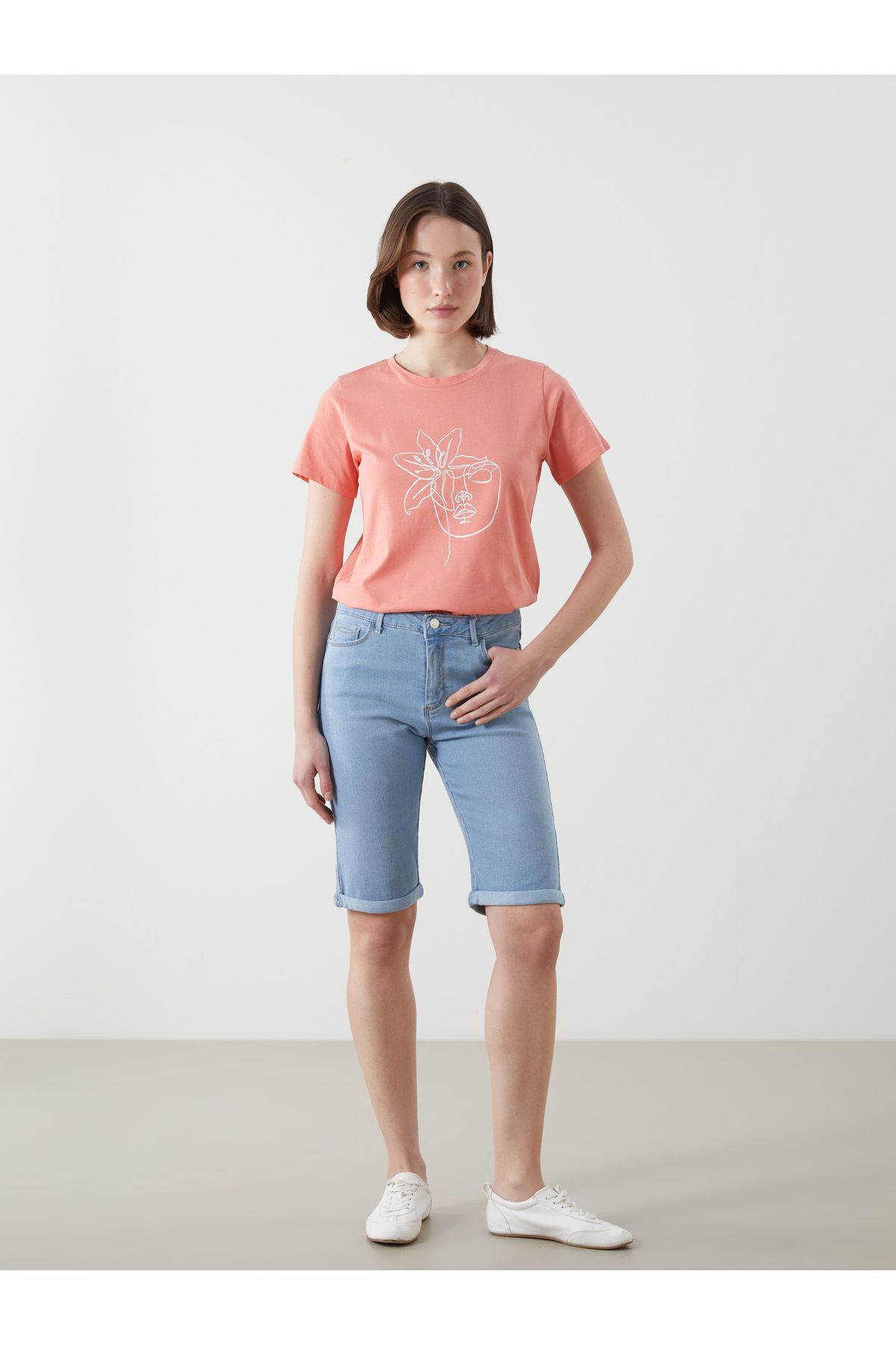LC Waikiki Dar Fit Kadın Jean Şort