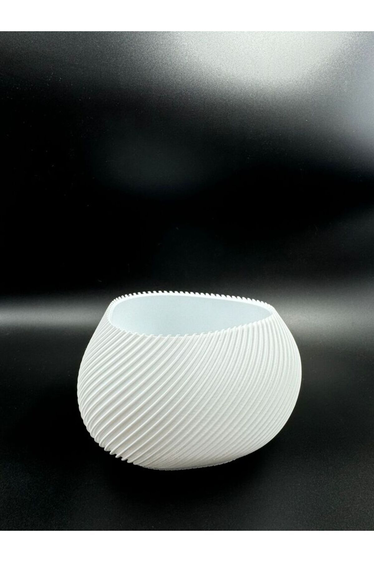 3D Atelier Modern Kıvrımlı Beyaz Vazo