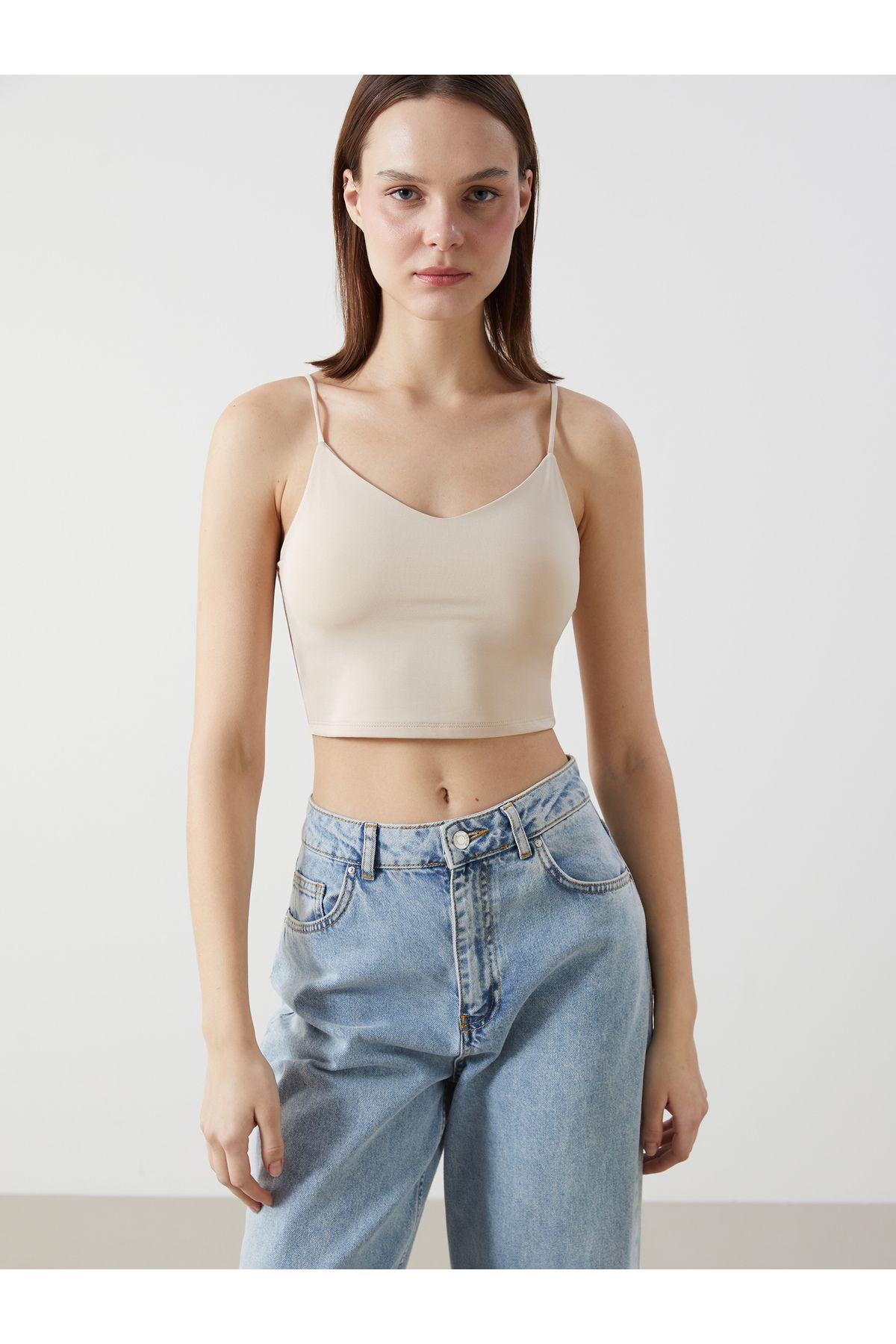 LC Waikiki V Yaka Düz Askılı Kadın Crop
