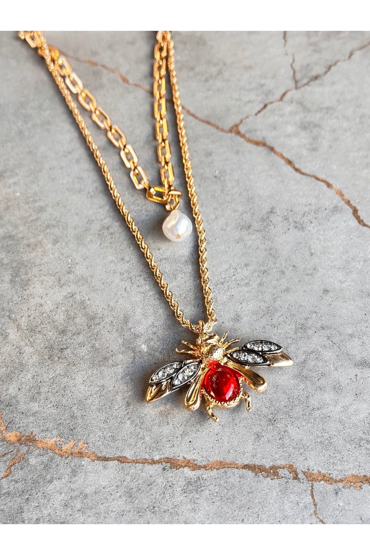 The Simu-Zircon Stone Pearl Bee Necklace 2