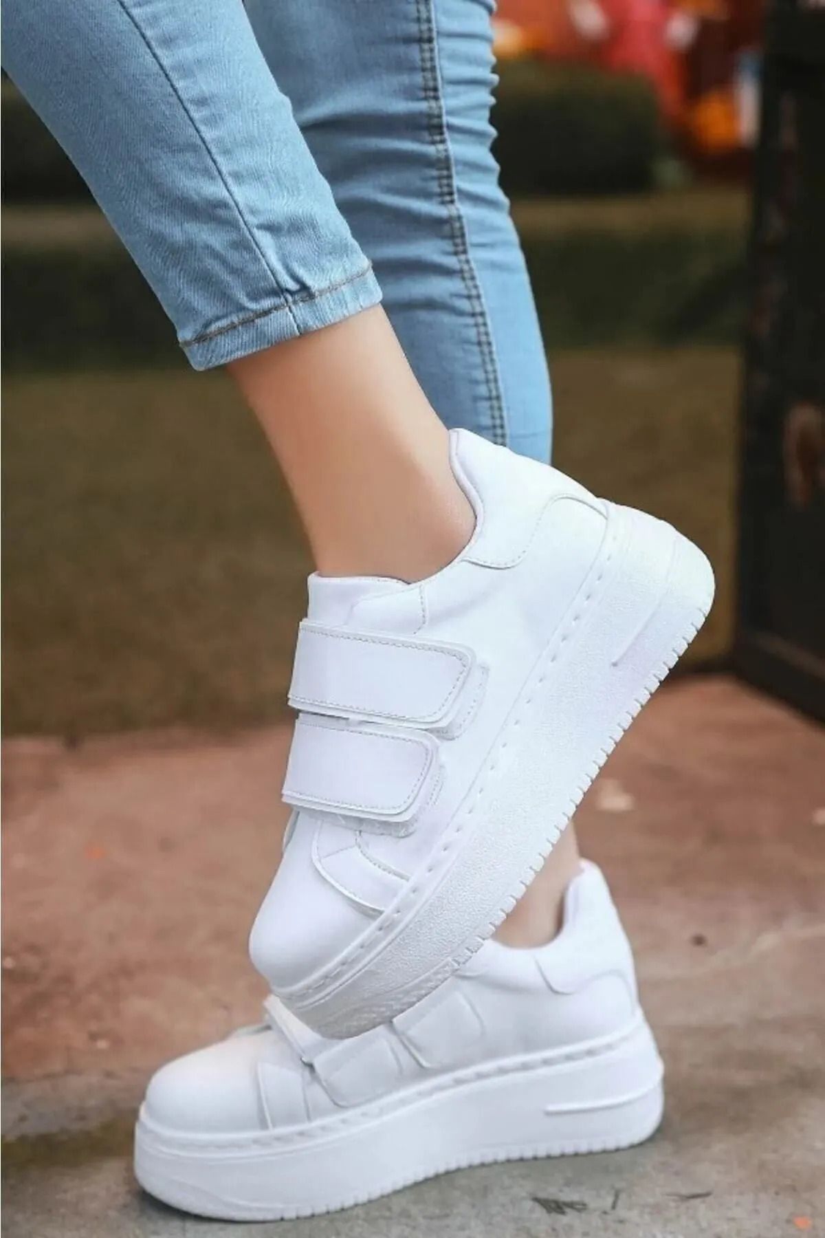 Weynes Beyaz Kadın Çıtçıtlı Yüksek Taban Çıtçıtlı Sneaker WSB4064
