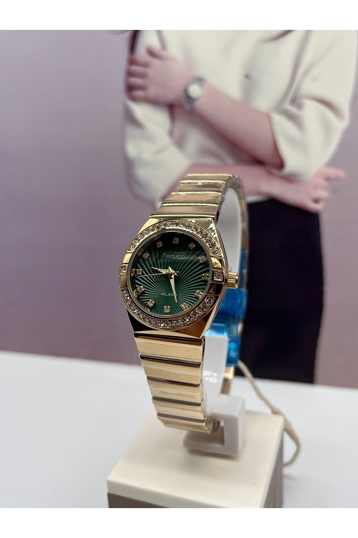Ferrucci GOLD KADIN KOL SAATİ 28MM SU GEÇİRMEZ 2 YIL GARANTİLİ