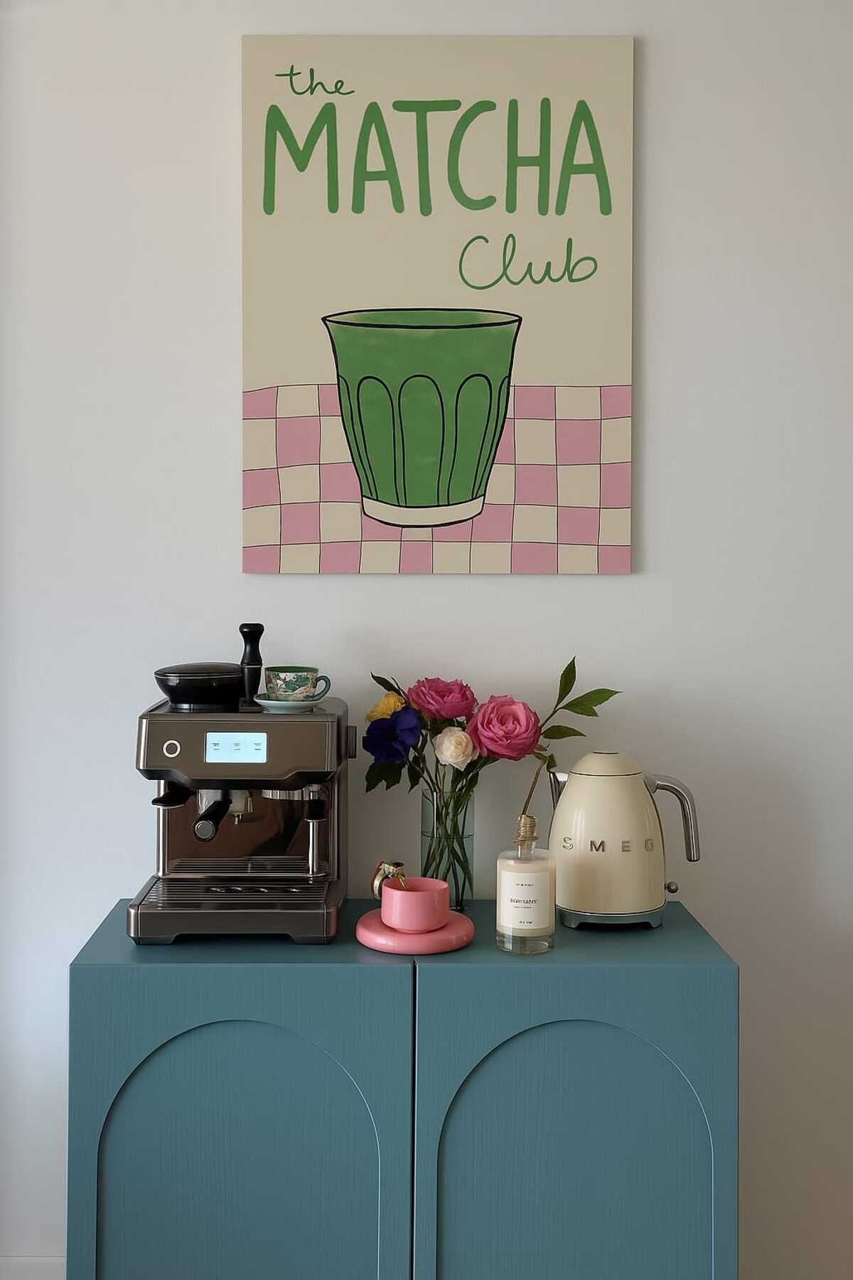 onurreklamonline “The Matcha Club” Yazılı Dekoratif Tablo – 50x30 cm – Folyo Baskı – Dekota Üzeri Minimal Duvar DekoR