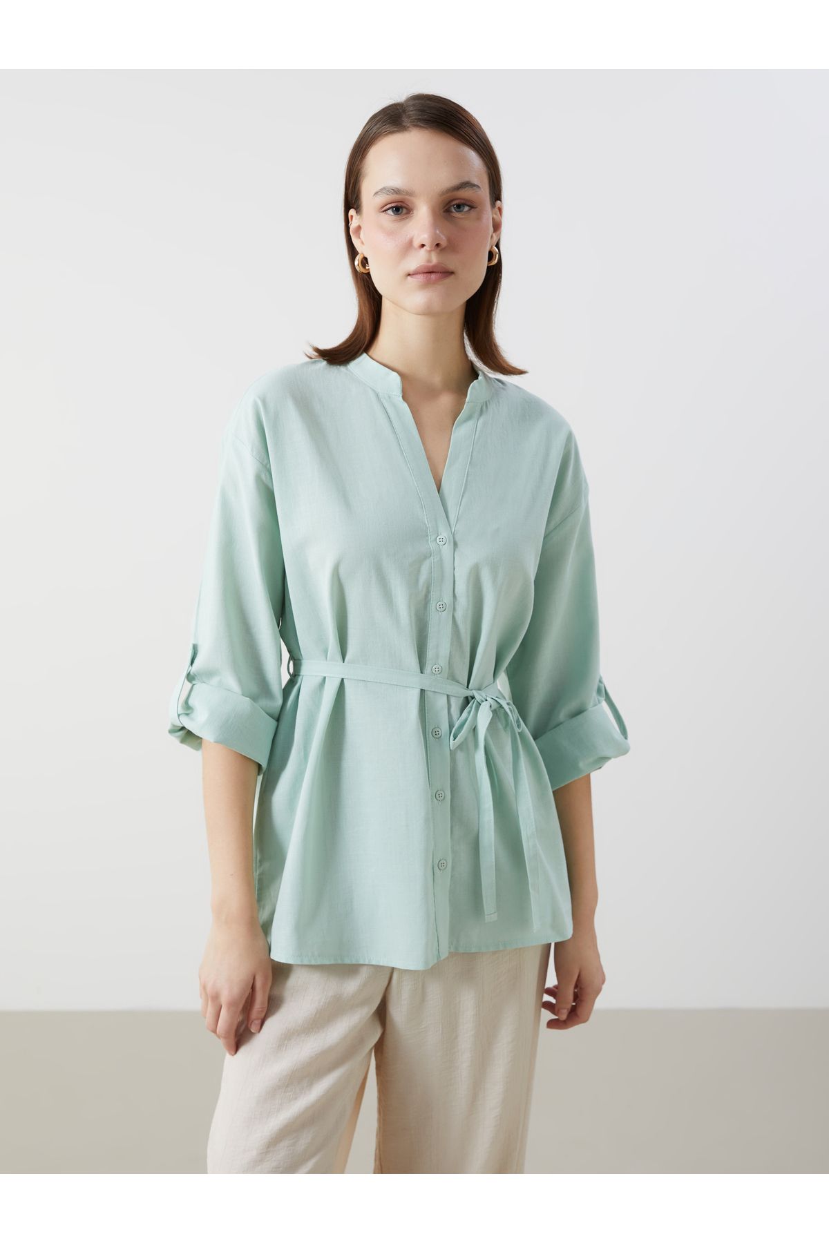 LC Waikiki Kaçık Yaka Oversize Poplin Kadın Bluz