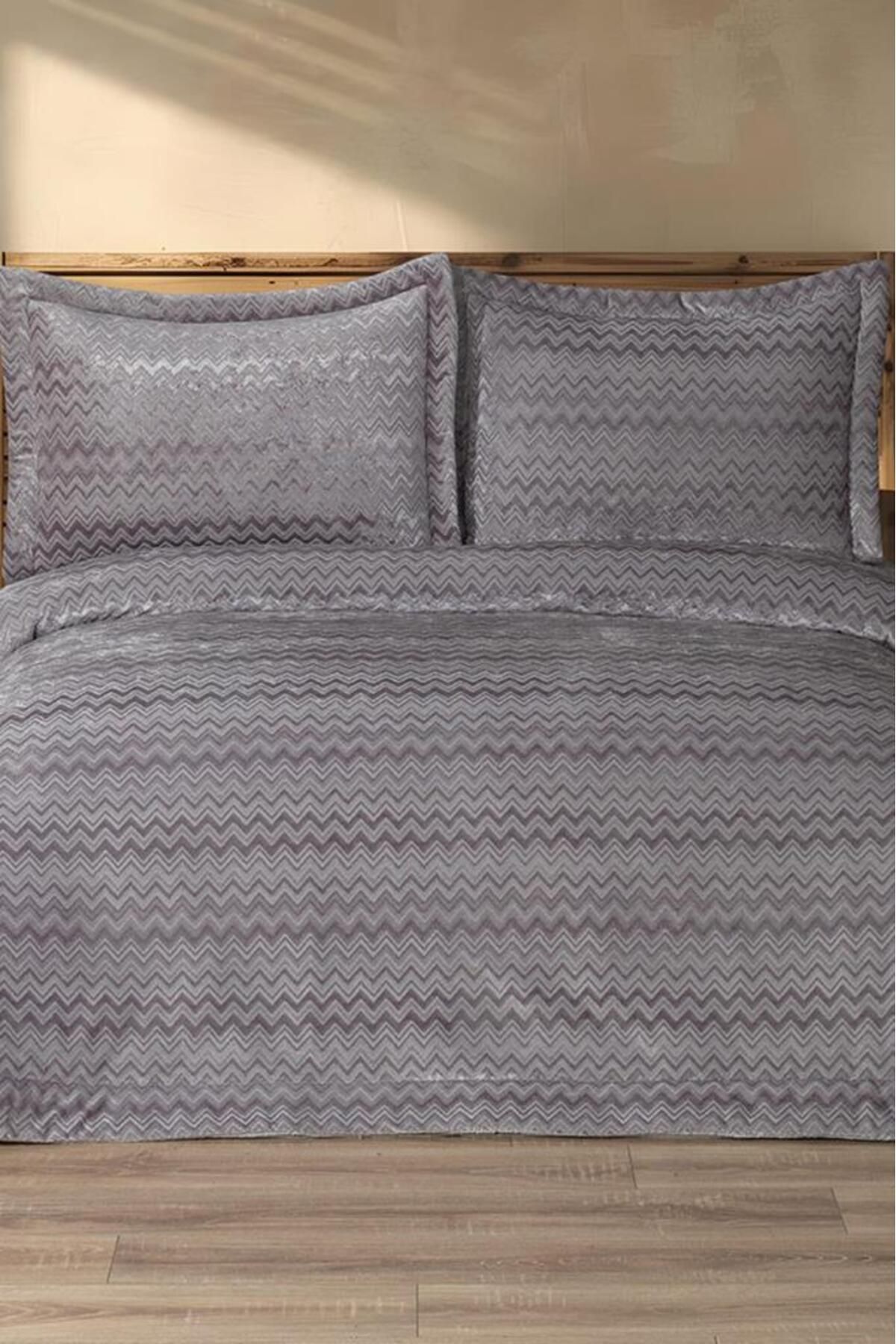Çeyiz Diyarı Mısra Elyaf Dolgulu Çift Kişilik 250x255 Cm Yatak Örtüsü Gri