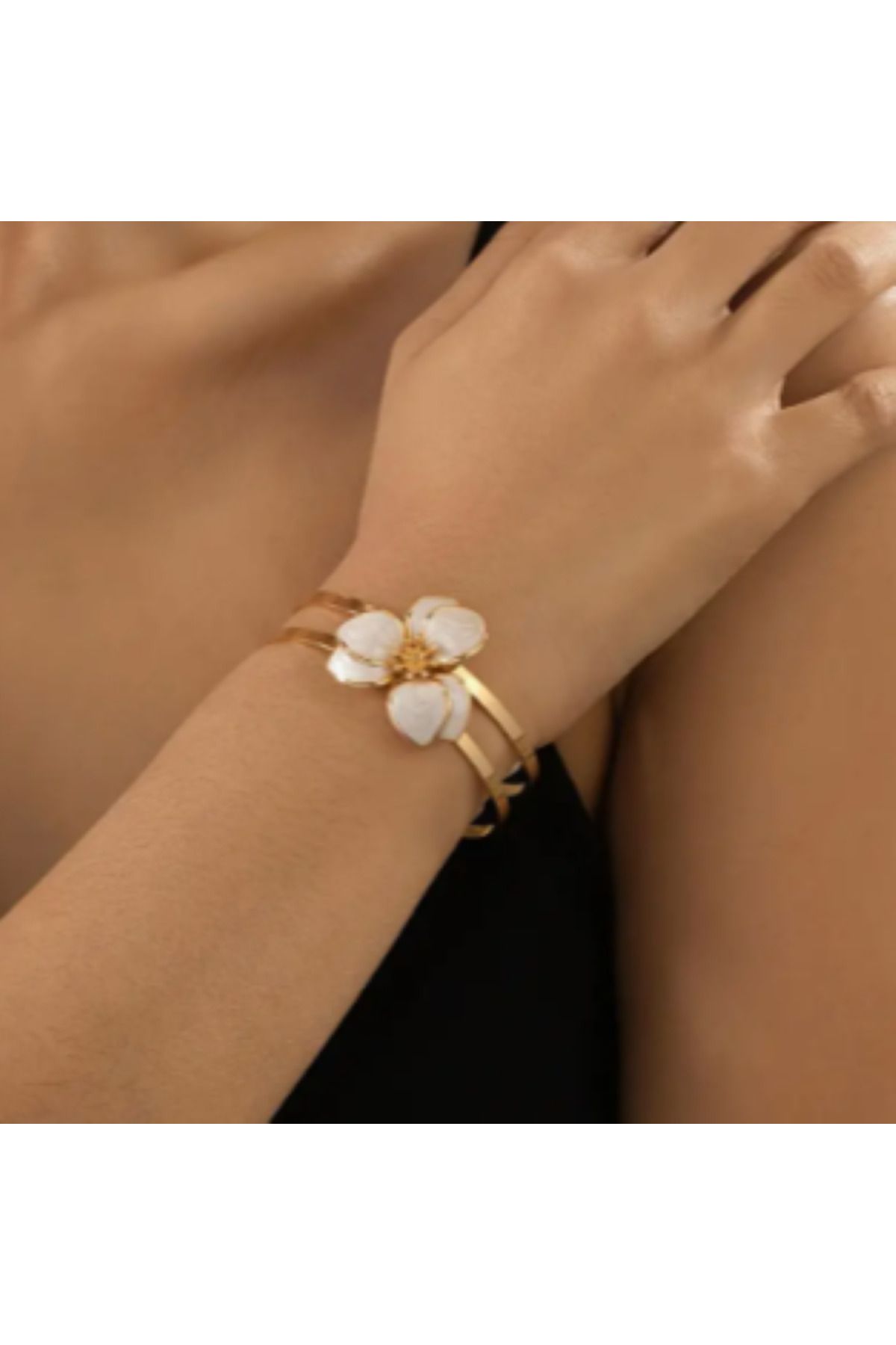 SE Jewellery Collection Selin Ersoy Kadın Gold Renk Çiçek Figürlü Bileklik – Yeşil & Beyaz Renk Seçenekli 6 cm Şık Model