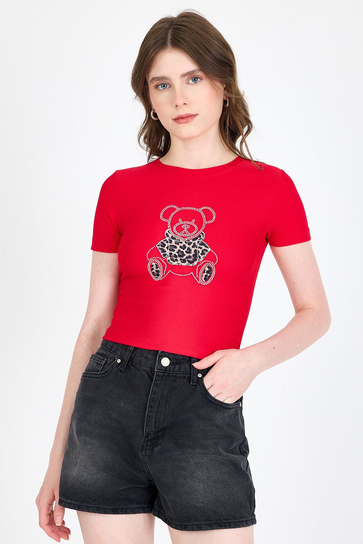 Rays Kırmızı Ayıcık Baskılı Leopar Detaylı Slim Fit Crop Tişört 0549