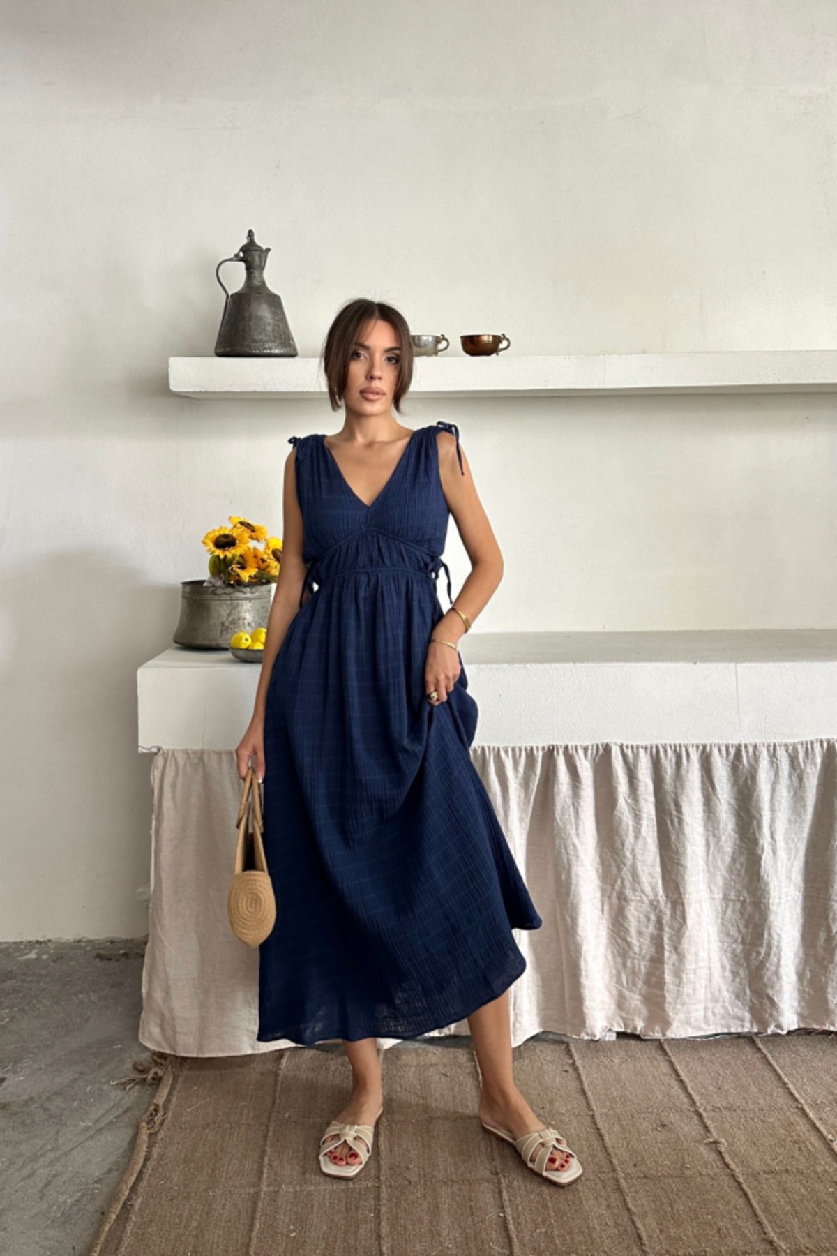 velmorafashion MÜSLİN ELBİSE OMUZ BÜZGÜ DETAYLI V YAKA KOLSUZ ELBİSE - Lacivert
