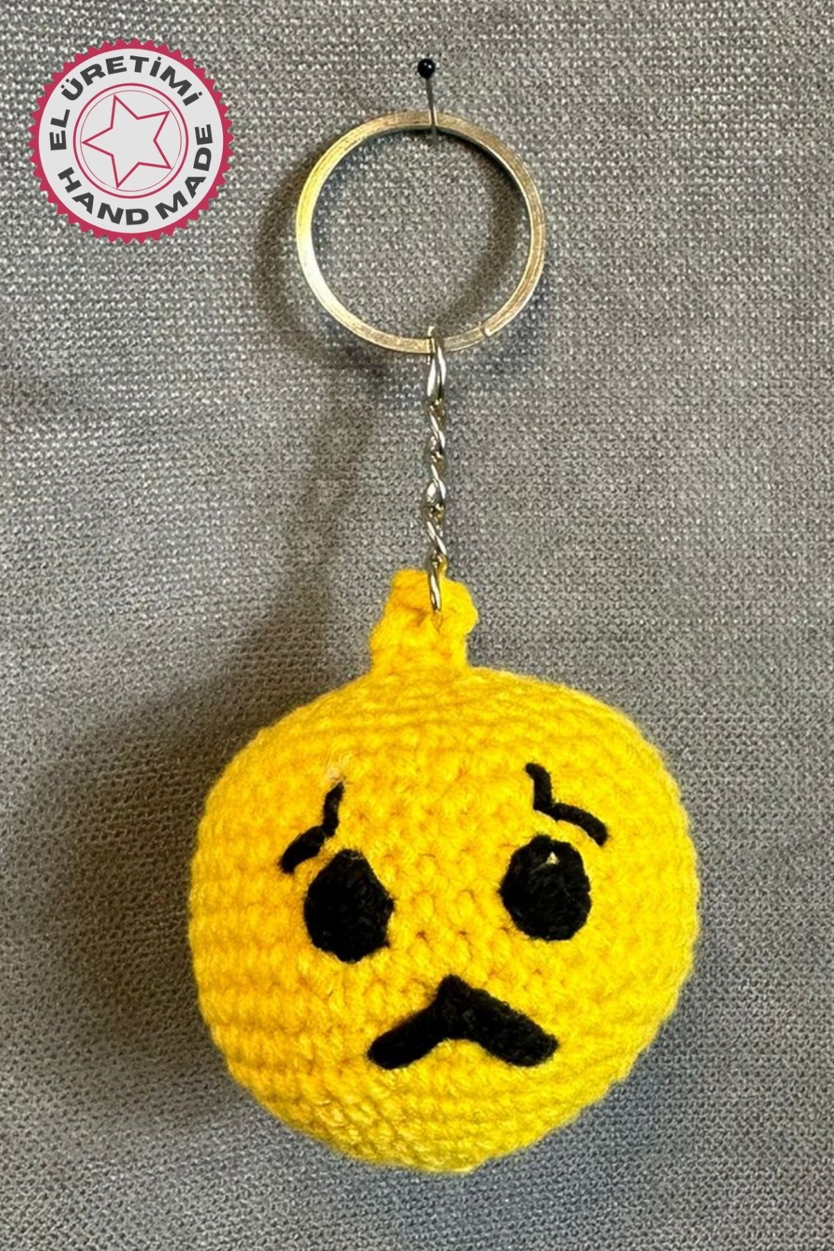 Uretti - Tuğba 9352 3417 El Yapımı Örgü Üzgün Surat Emoji Model Anahtarlık