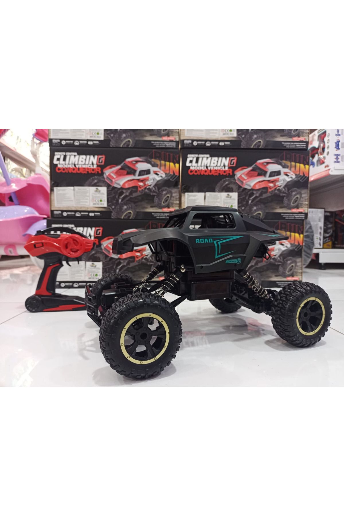 Boratila Toys Büyük Boy Uzaktan Kumandalı 1:12 25KM/h 4x4 Off-Road – Şarjlı, 2.4GHz, Süspansiyonlu Araba