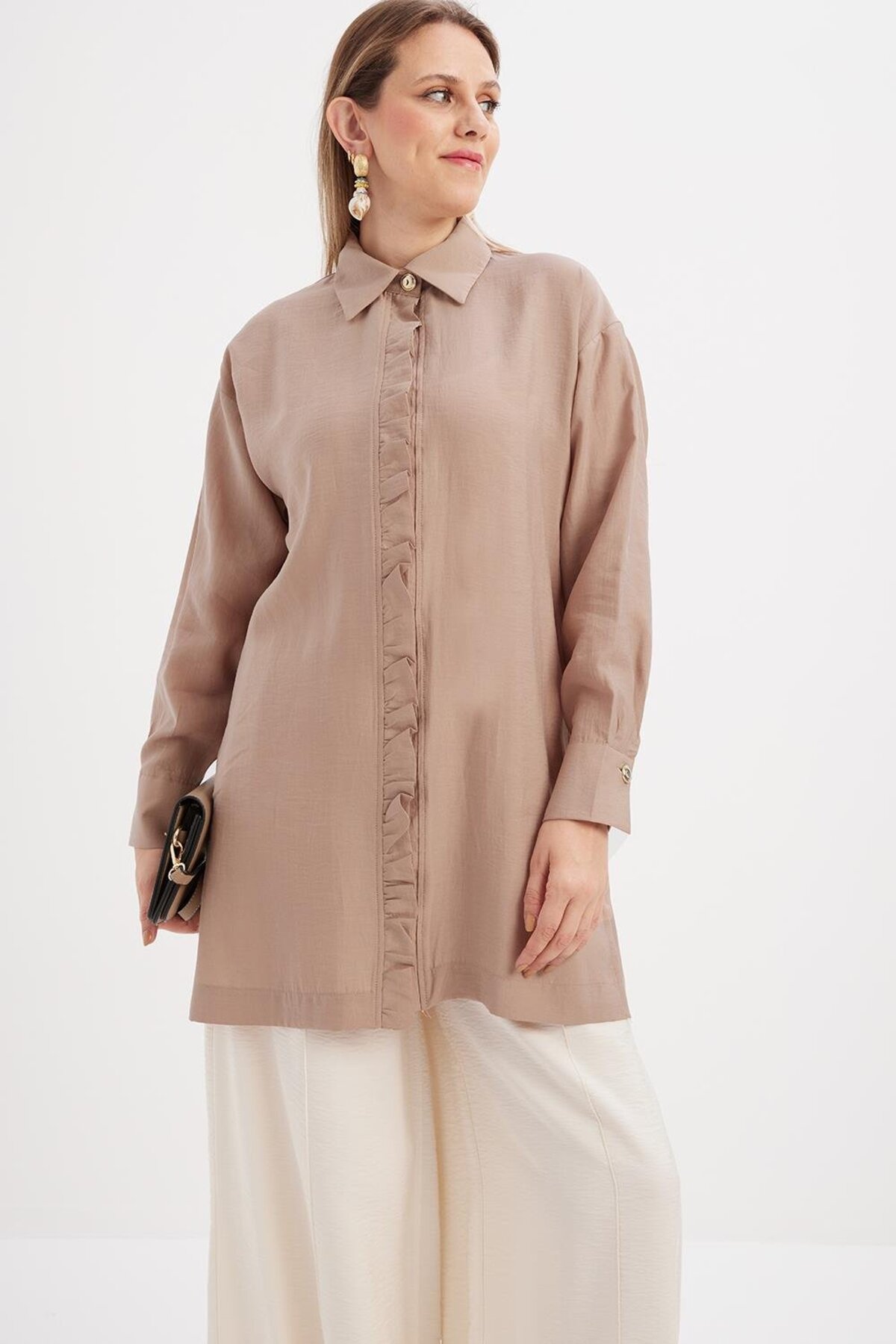 Mink-Ruffle Slit Shirt