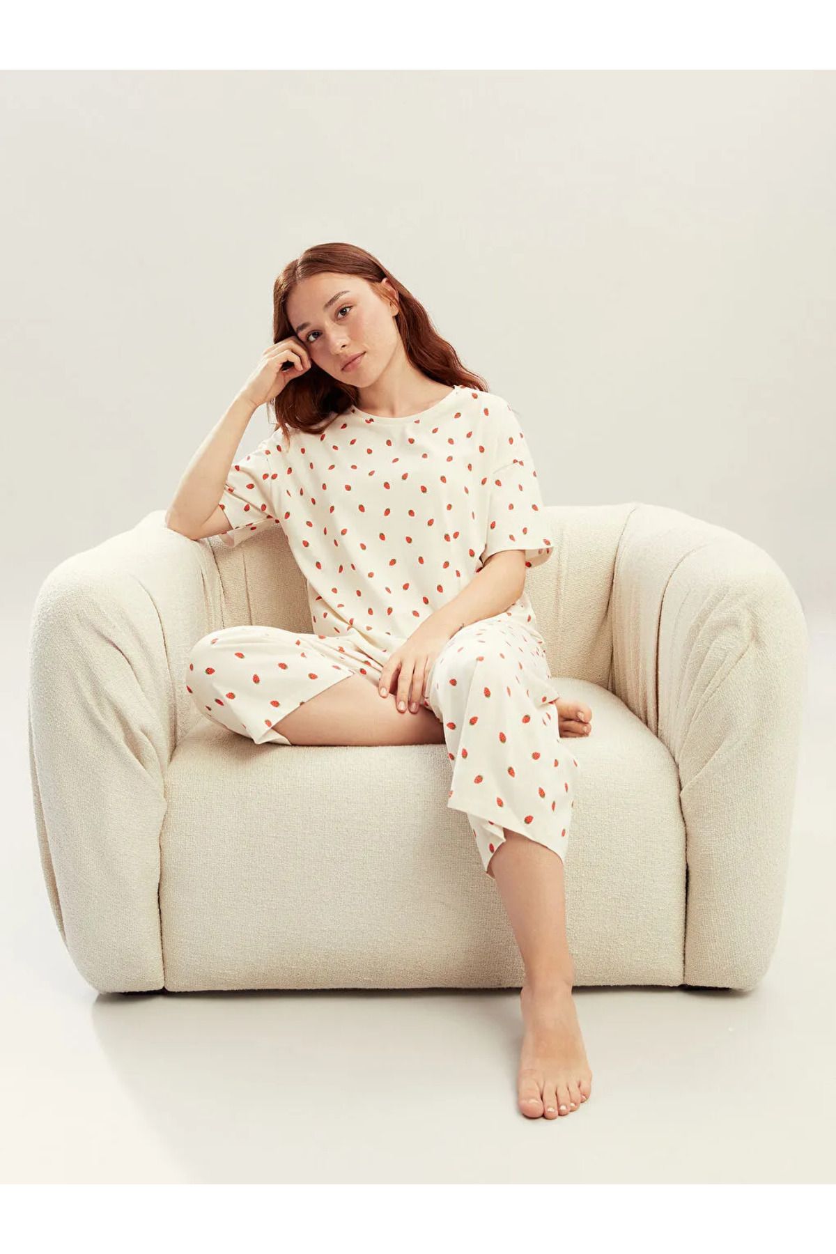 LC Waikiki LCW DREAM Ekru Petite Baskılı Kadın Kaprili Pijama Takımı
