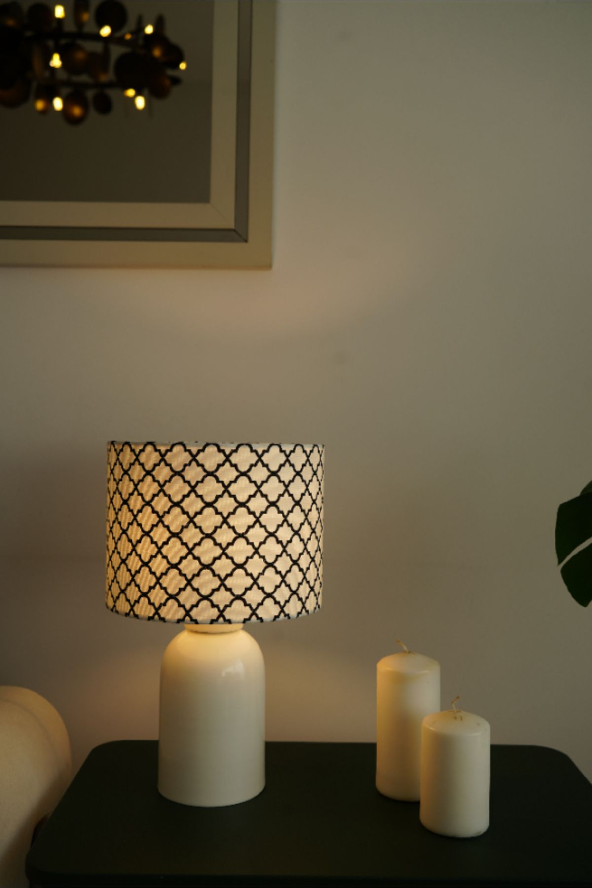 resinglight Krem Ayaklı Siyah Detaylı Baskı Kumaş Şapkalı Şık Yatak Odası Salon Abajur Özel Modern