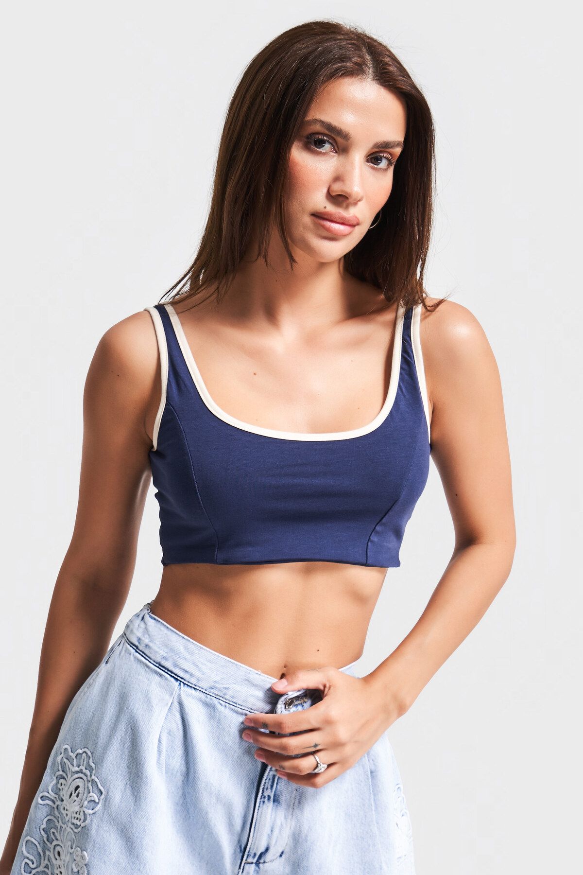 its basic Kadın Lacivert Renk s5-56 Süper Esnek Kumaş Crop Fit Askılı Sporcu Büstiyer