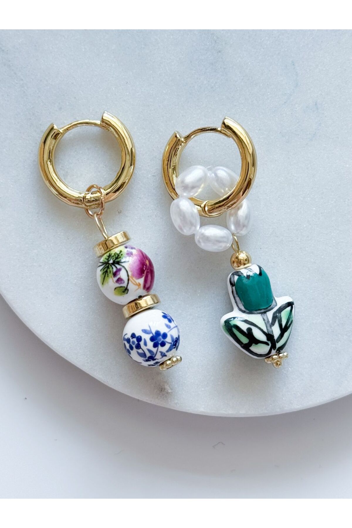 CHARMLUCKY ÇELİK PORSELEN LALE CHARM KÜPE
