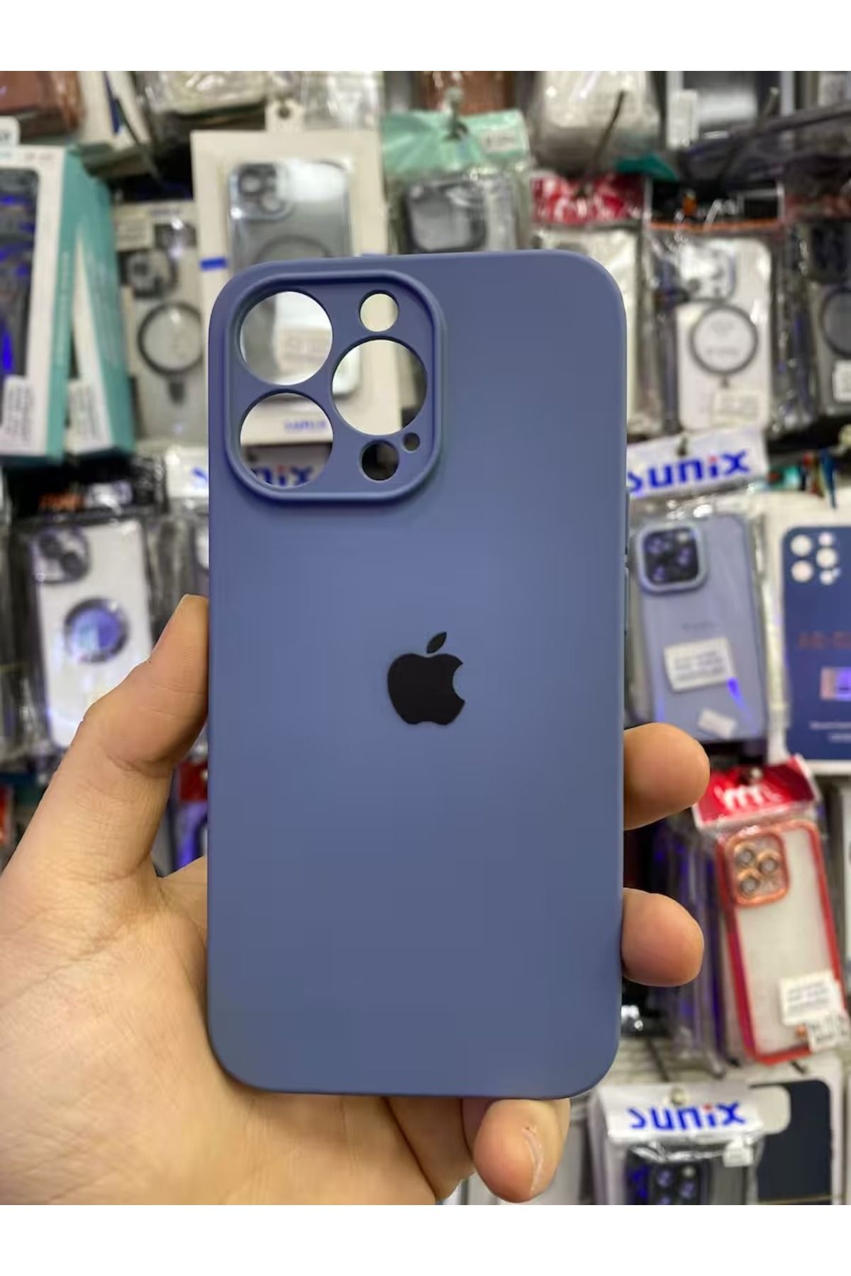 Soffany İPHONE 13 PRO UYUMLU LOGOLU LANSMAN İÇİ KADİFE KILIF