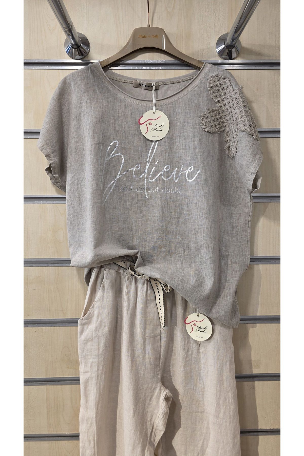 Park Moda İtalyan Bluz Yaldızlı Yazı Desen Aplike Çiçekli
