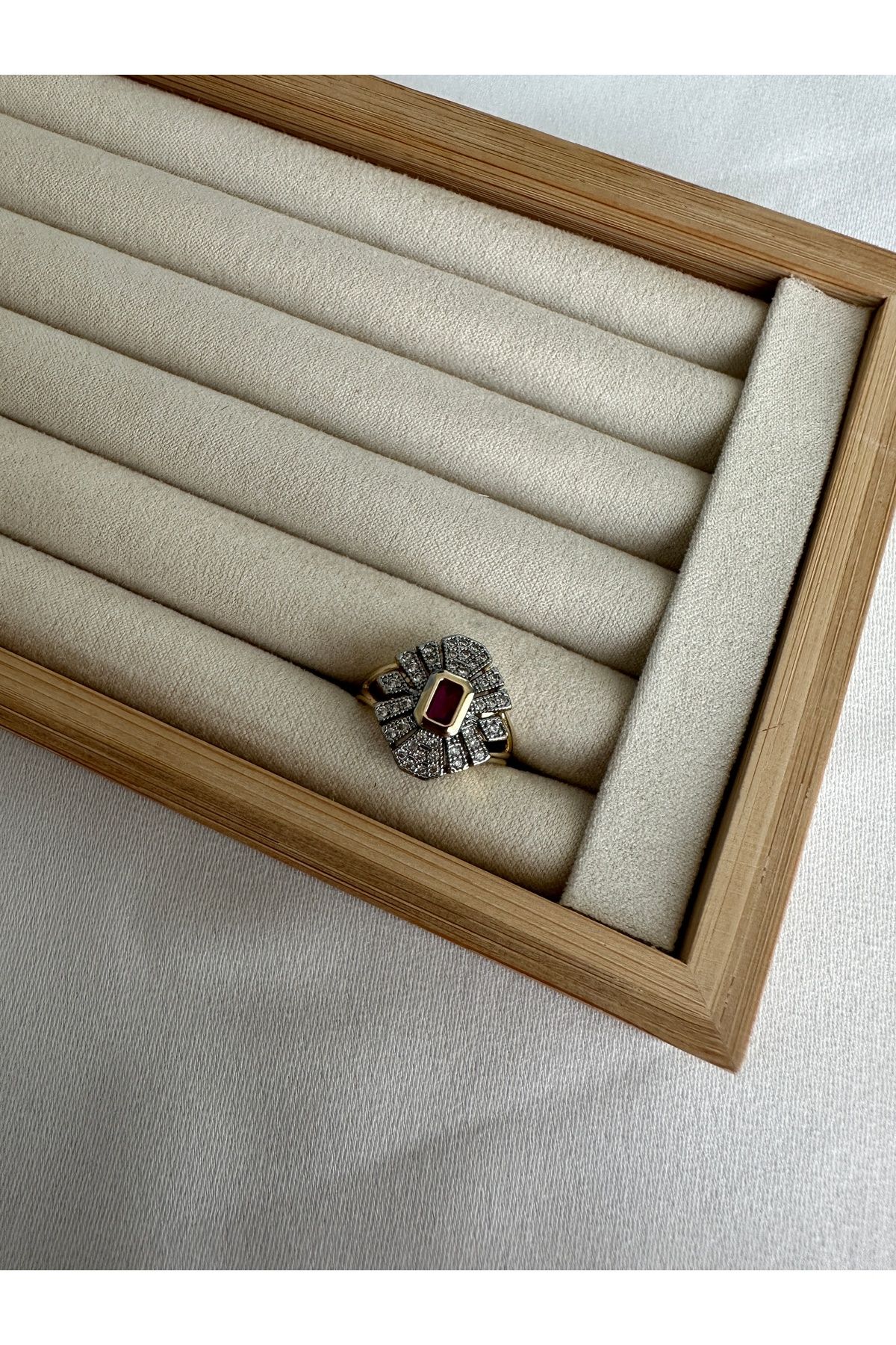 ringbox Fuşya Taşlı Vintage Model Yüzük