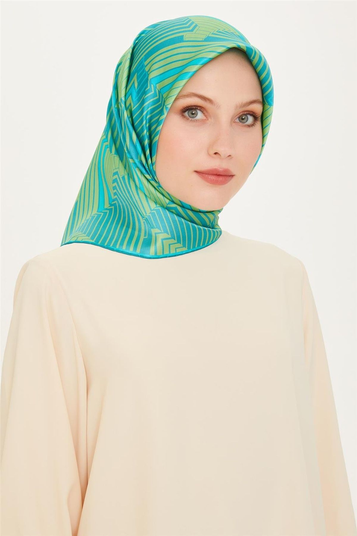 Armine Geometrik Desenli Sura Saf İpek Eşarp - 8834D (S)- 12