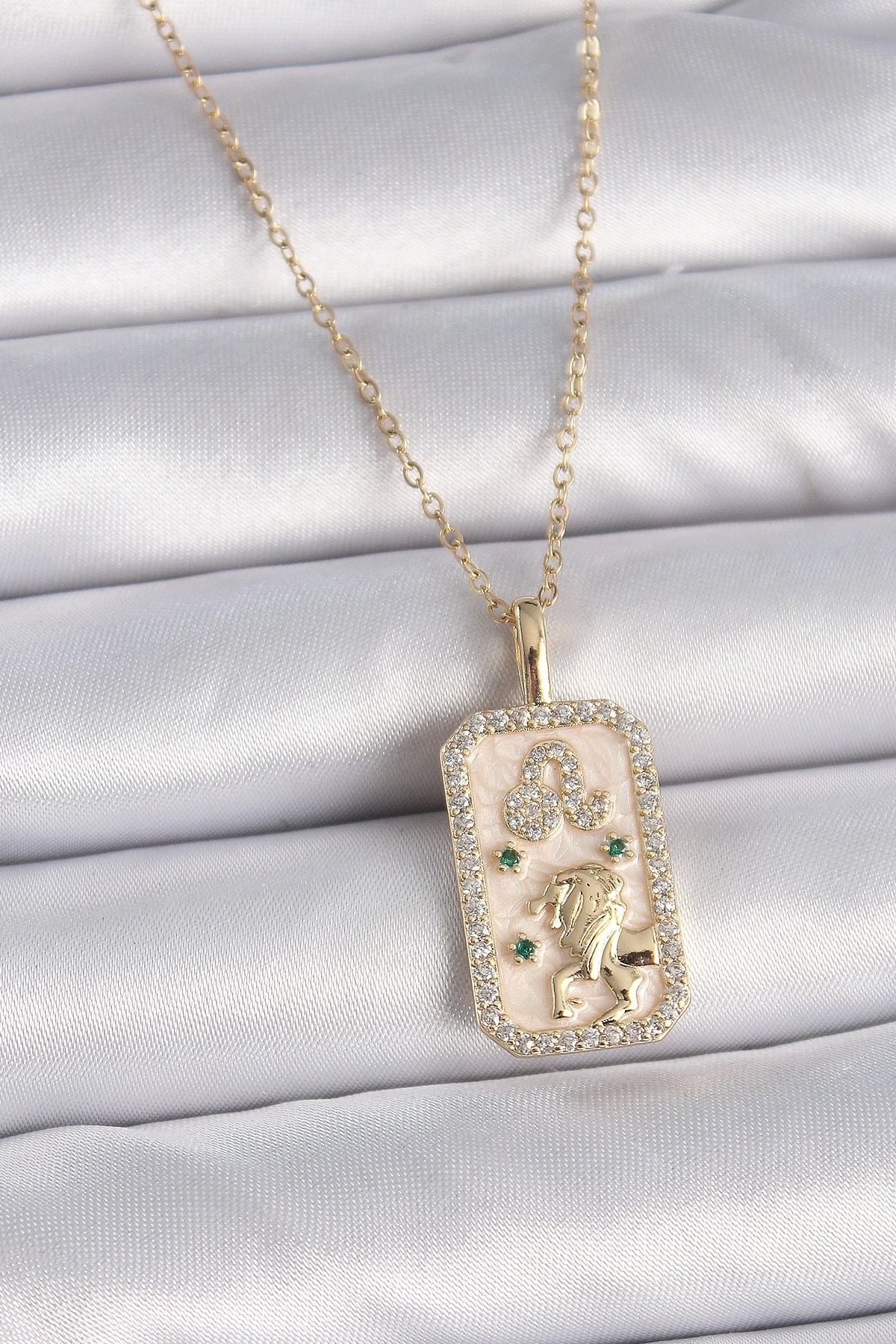 Generic 316L Çelik Gold Renk Zincir Aslan Burcu Zirkon Taşlı Kadın Kolye