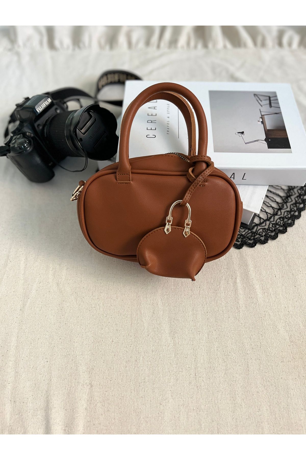 ÇANTA Vesara “Noir Croco” Mini Tote Çanta