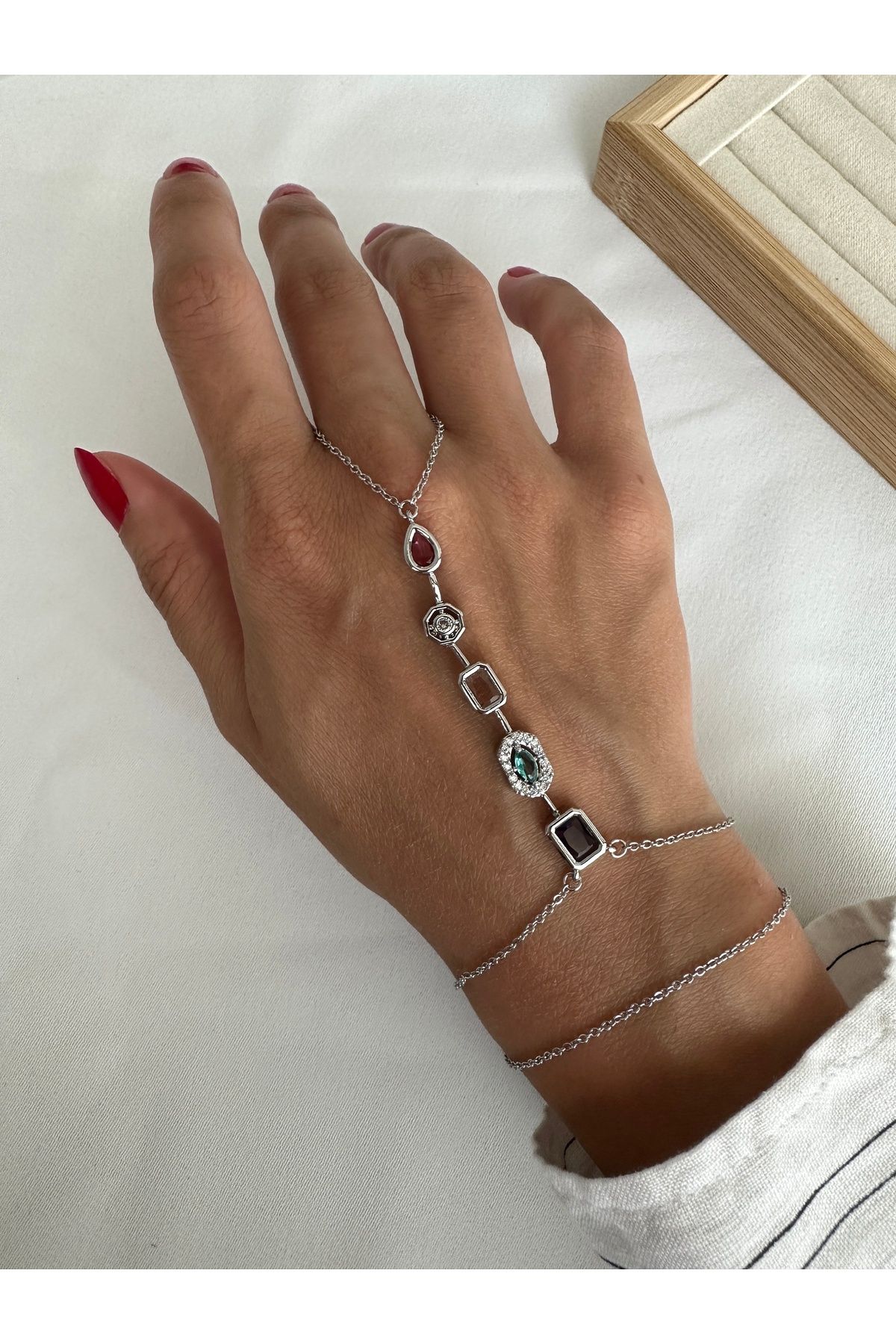 ringbox Gümüş Renkli Marka Renkli Taşlı Şahmeran