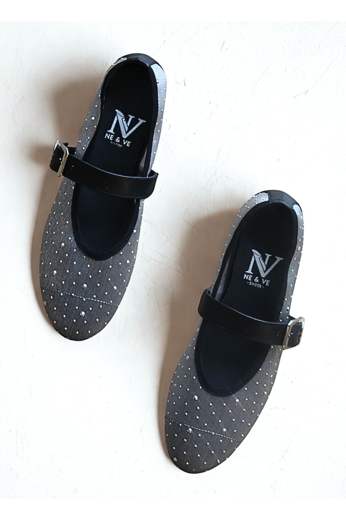 NEVE SHOES Gümüş File Taşlı Tek Bantlı Kadın Rahat ve Şık Babet
