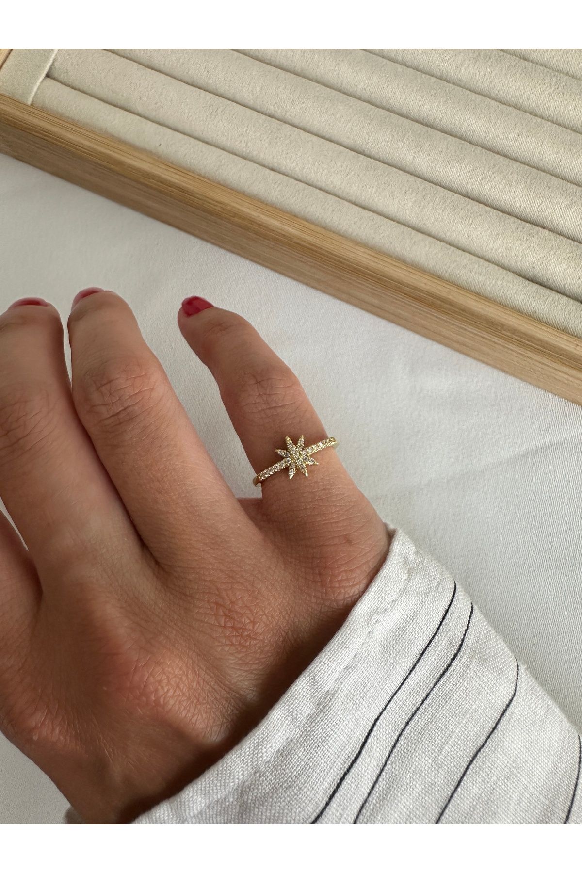 ringbox Gold Yıldız Zirkon Taşlı Serçe Parmak Yüzüğü