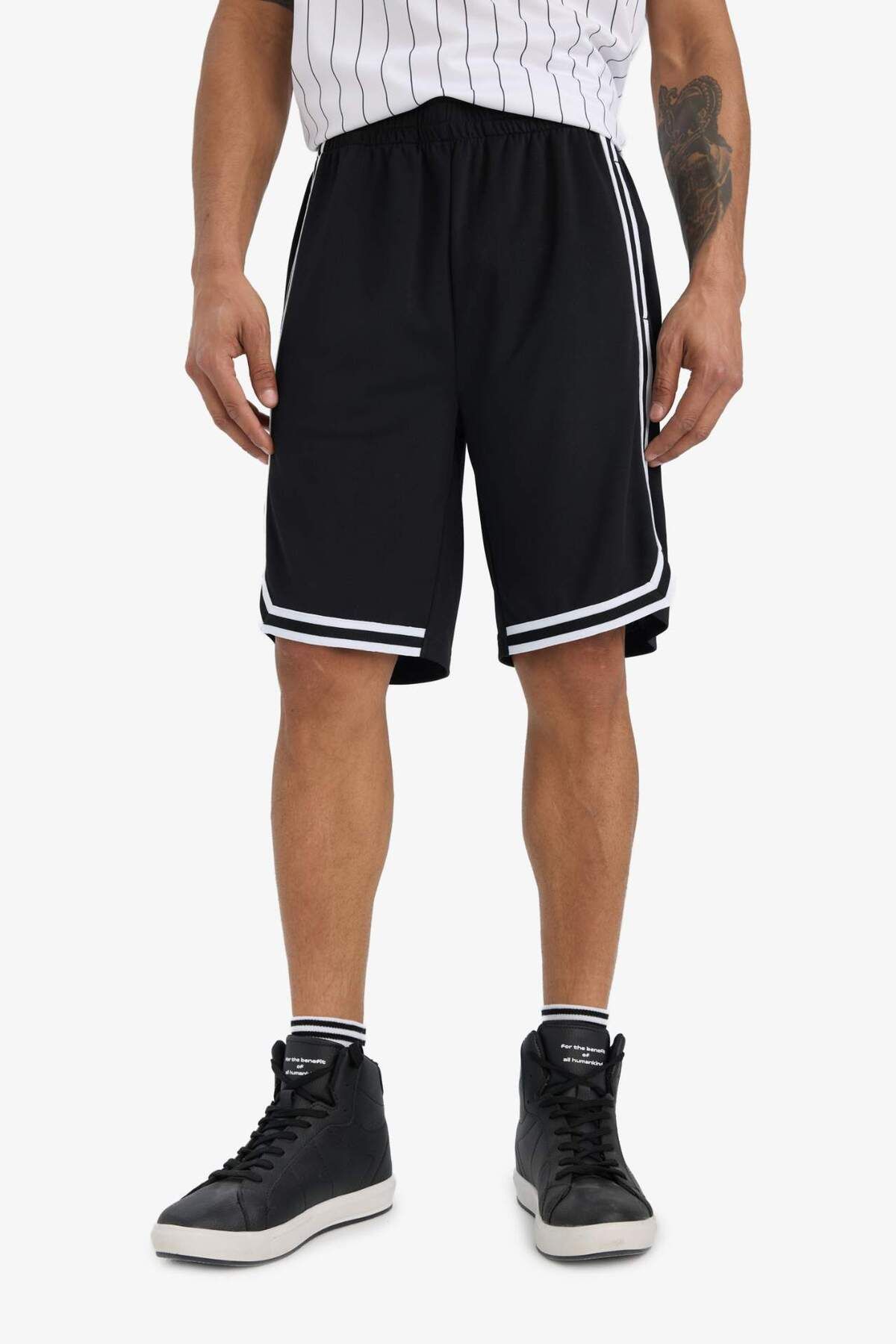 DeFacto DeFactoFit Hızlı Kuruyan Standart Fit Sporcu Kısa Paça Ağır Kumaş Şort C1840AX25HS
