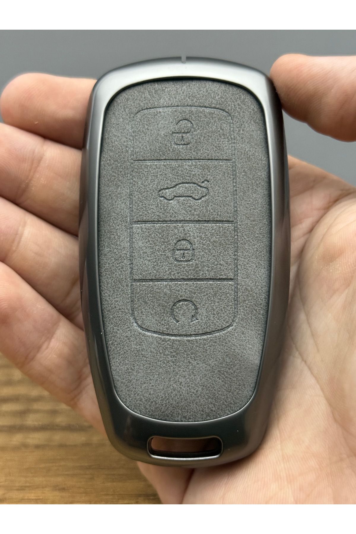 Luxe Aksesuarr Chery Tiggo 8 plus 4 Düğmelı Koruma Anahtar Kumanda Metal Kılıfı Deri Gri