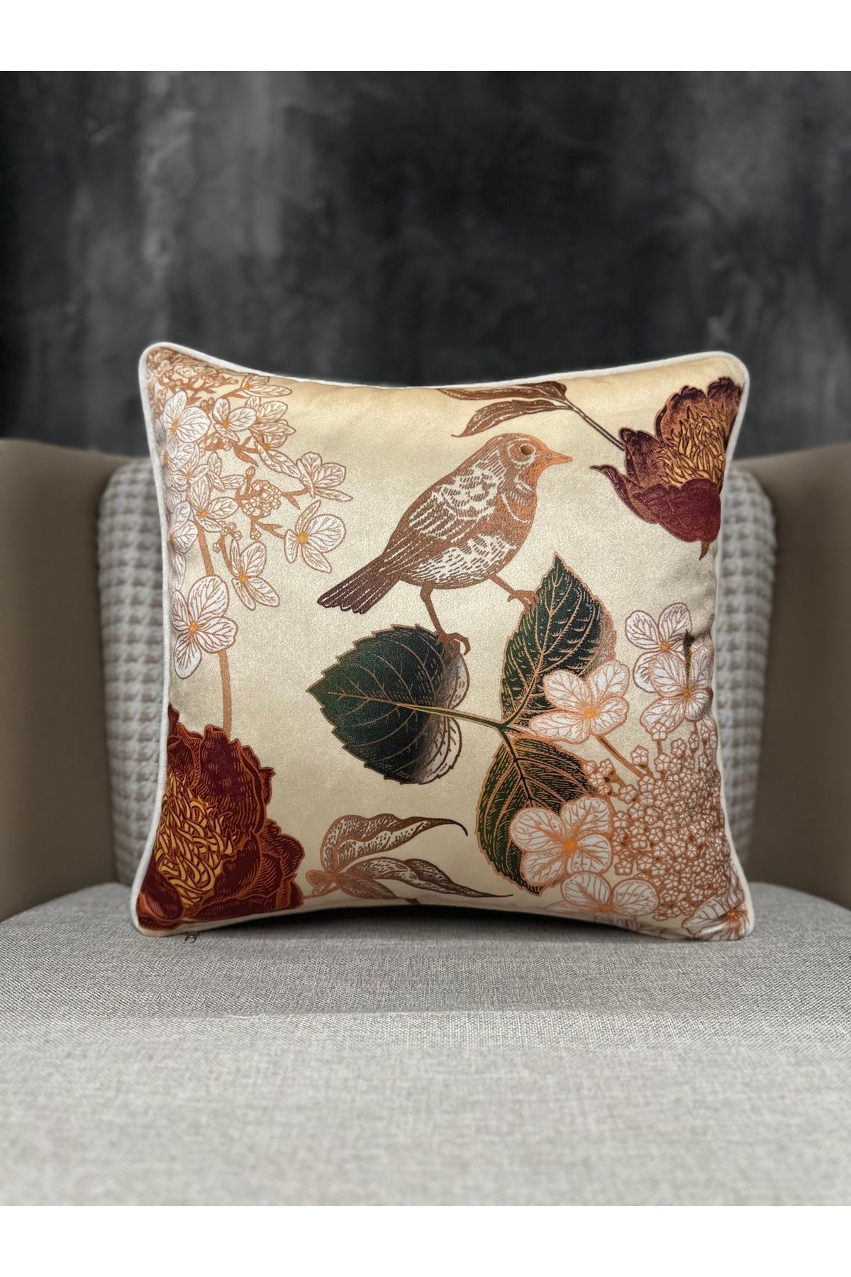 SerenityHaven Ithal Ipek Kadife Kuşlu Desen Krem Kırlent Kılıfı 43x43cm (ÇİFT TARAFLI DESEN)