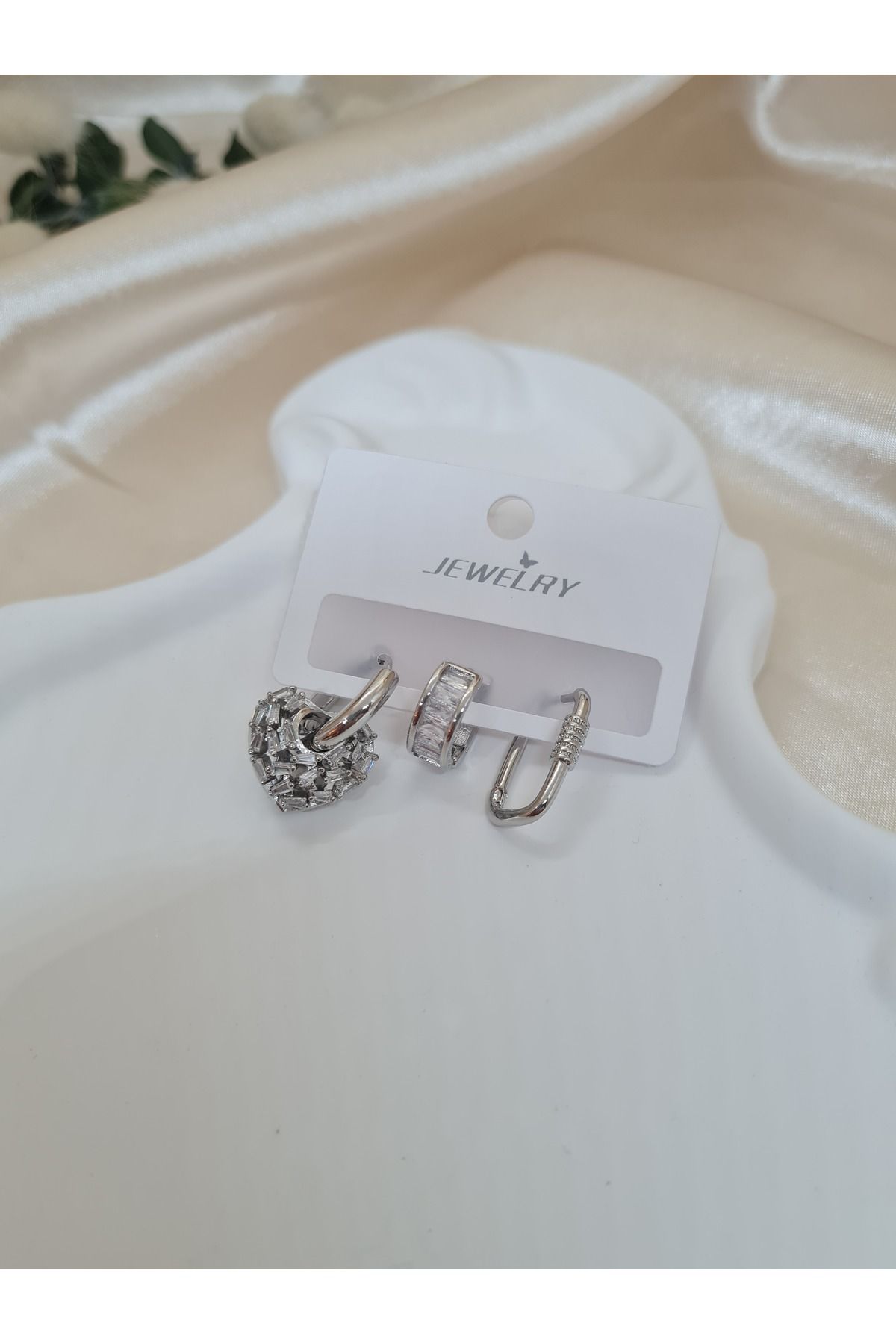 ZEYM Collection Gümüş Renk 3'lü Taşlı Halka Küpe Seti