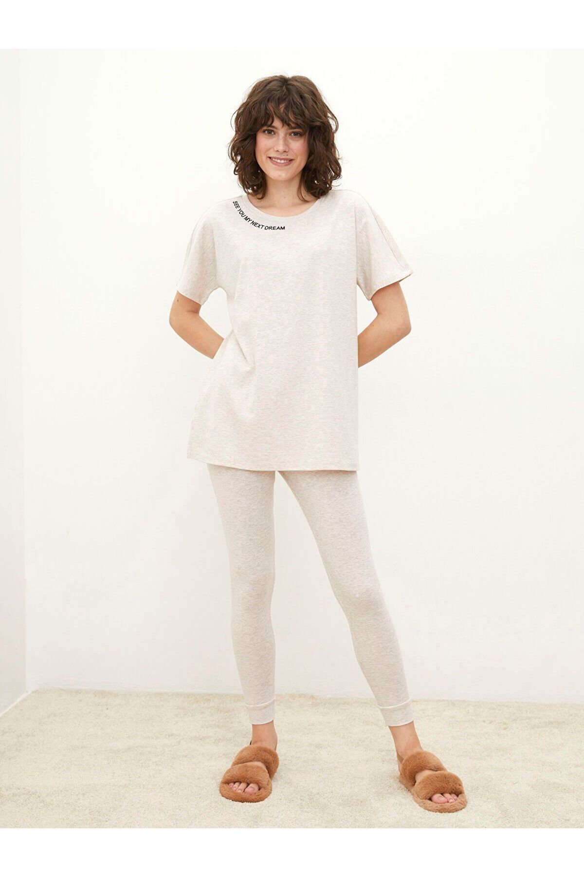 LC Waikiki Bisiklet Yaka Baskılı Kısa Kollu Kadın Pijama Takımı