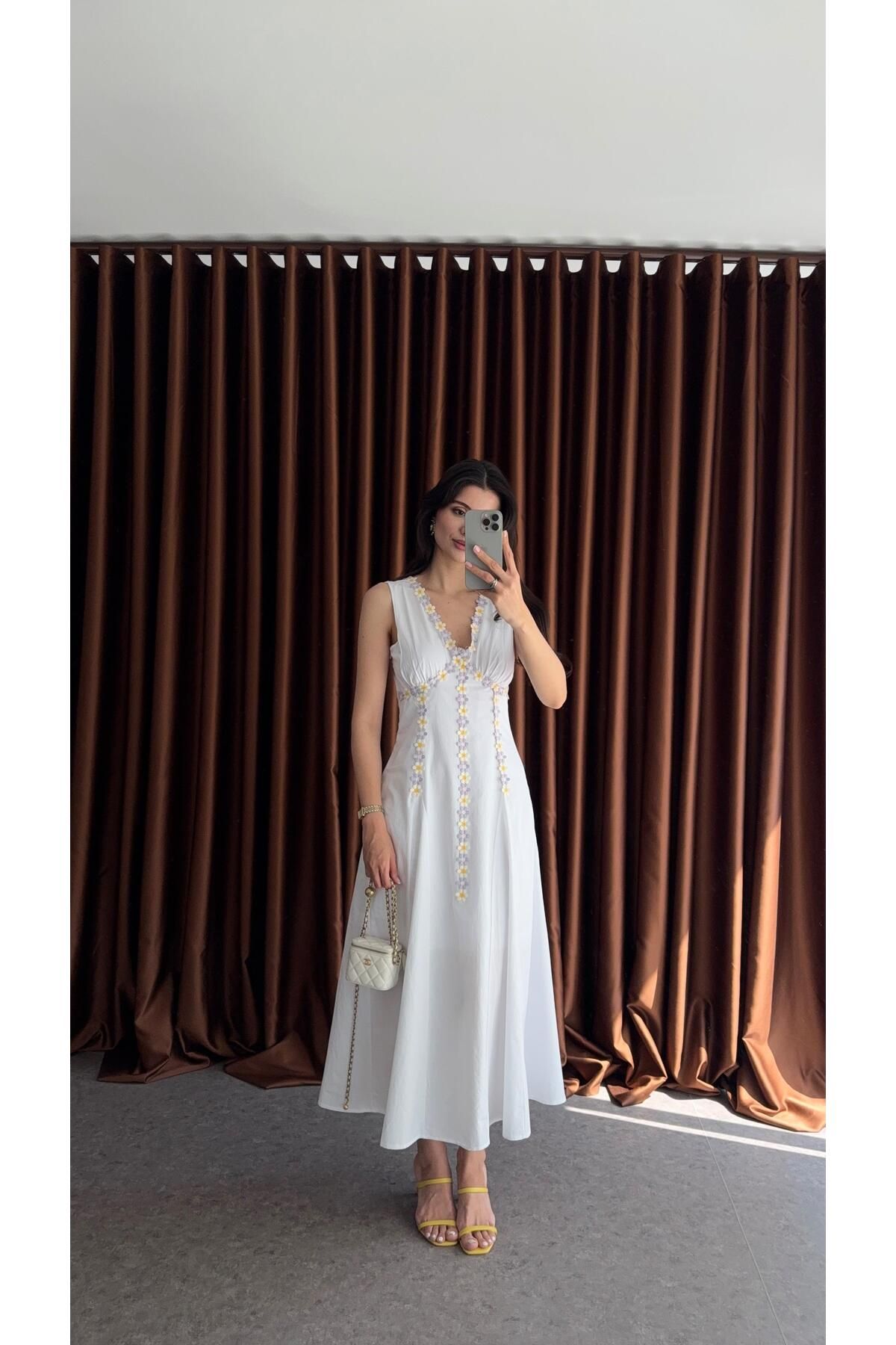 HAZELANNA Papatyalı Poplin Beyaz Elbise
